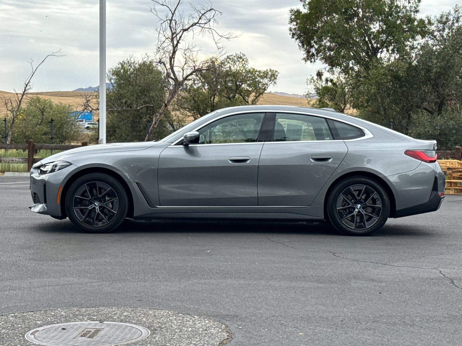 2025 BMW i4 eDrive40 — foto completa 2 de 28