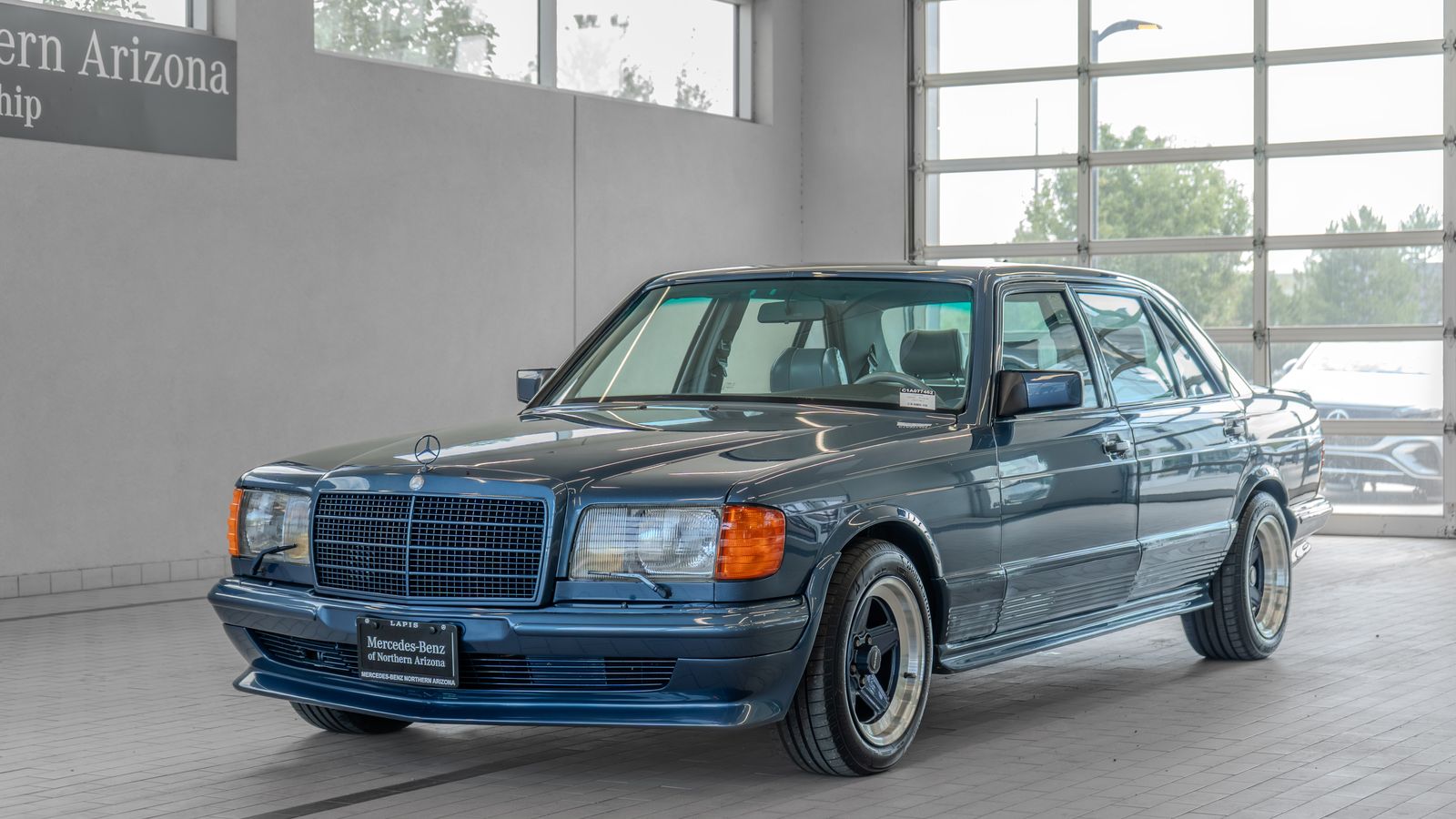 1984 Mercedes 500 SEL — foto completa 24 de 46