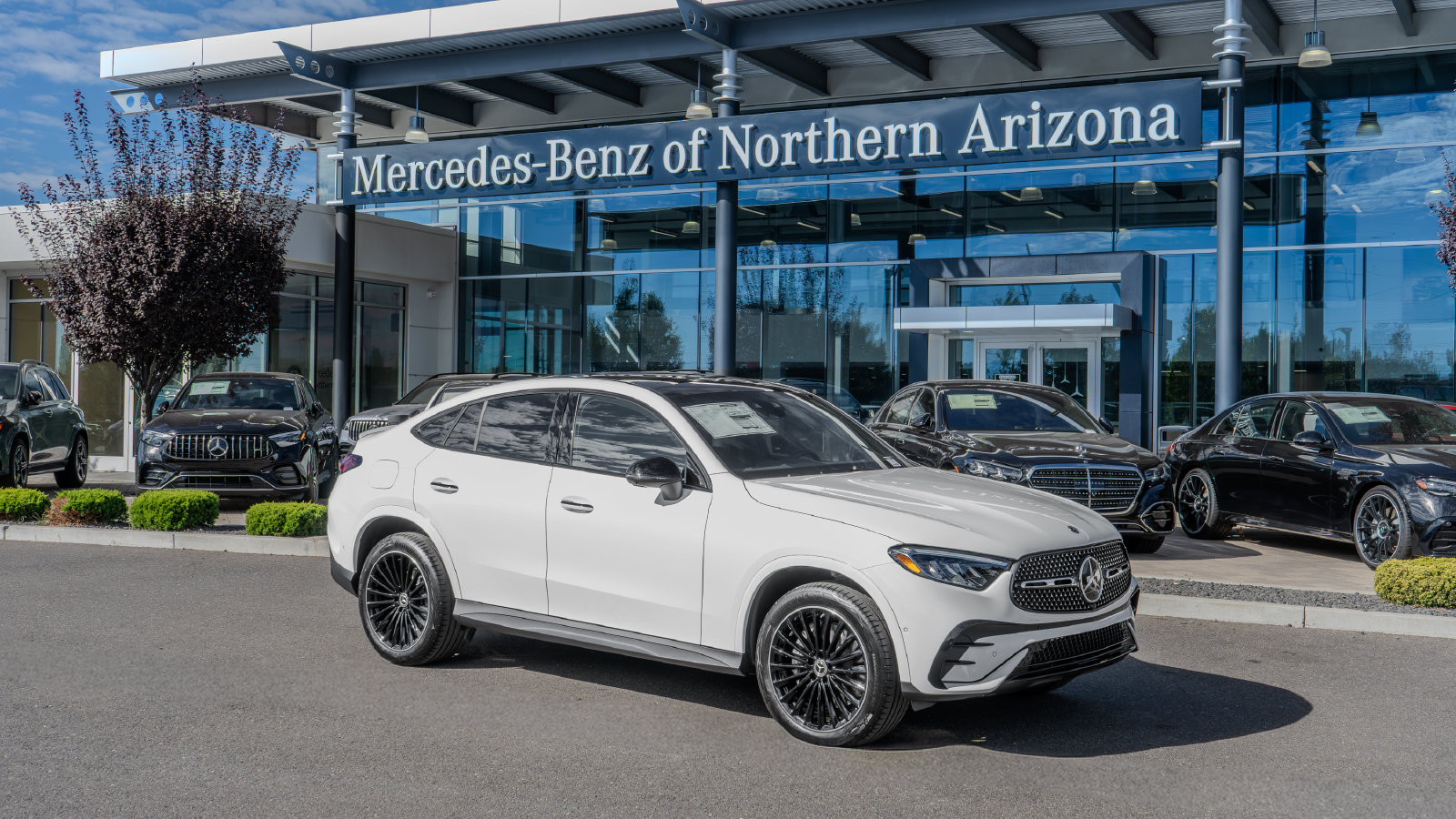 2027 Mercedes-Benz GLC GLC 300 Coupe — photo 1 of 37