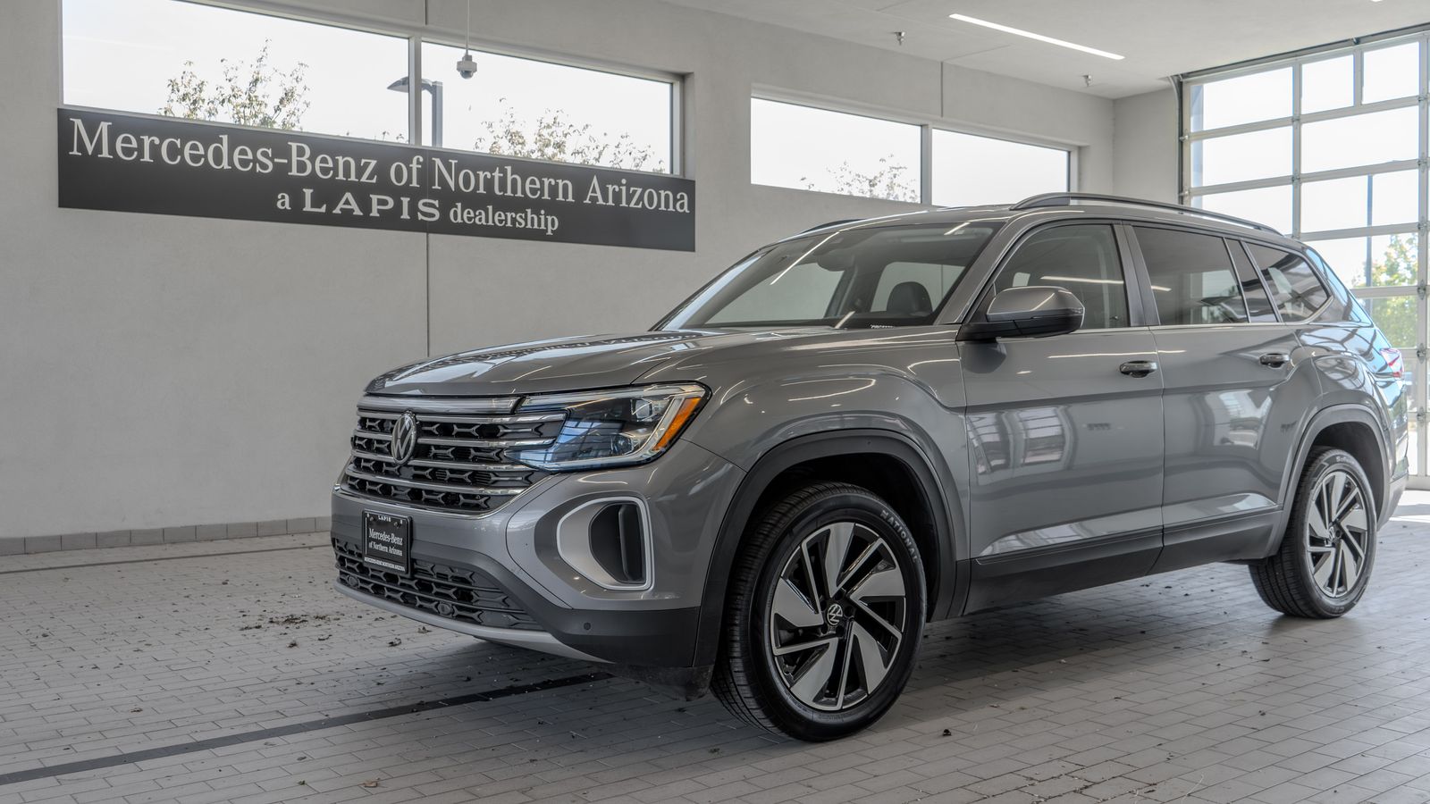2024 Volkswagen Atlas 2.0T SE w/Technology — foto completa 3 de 35