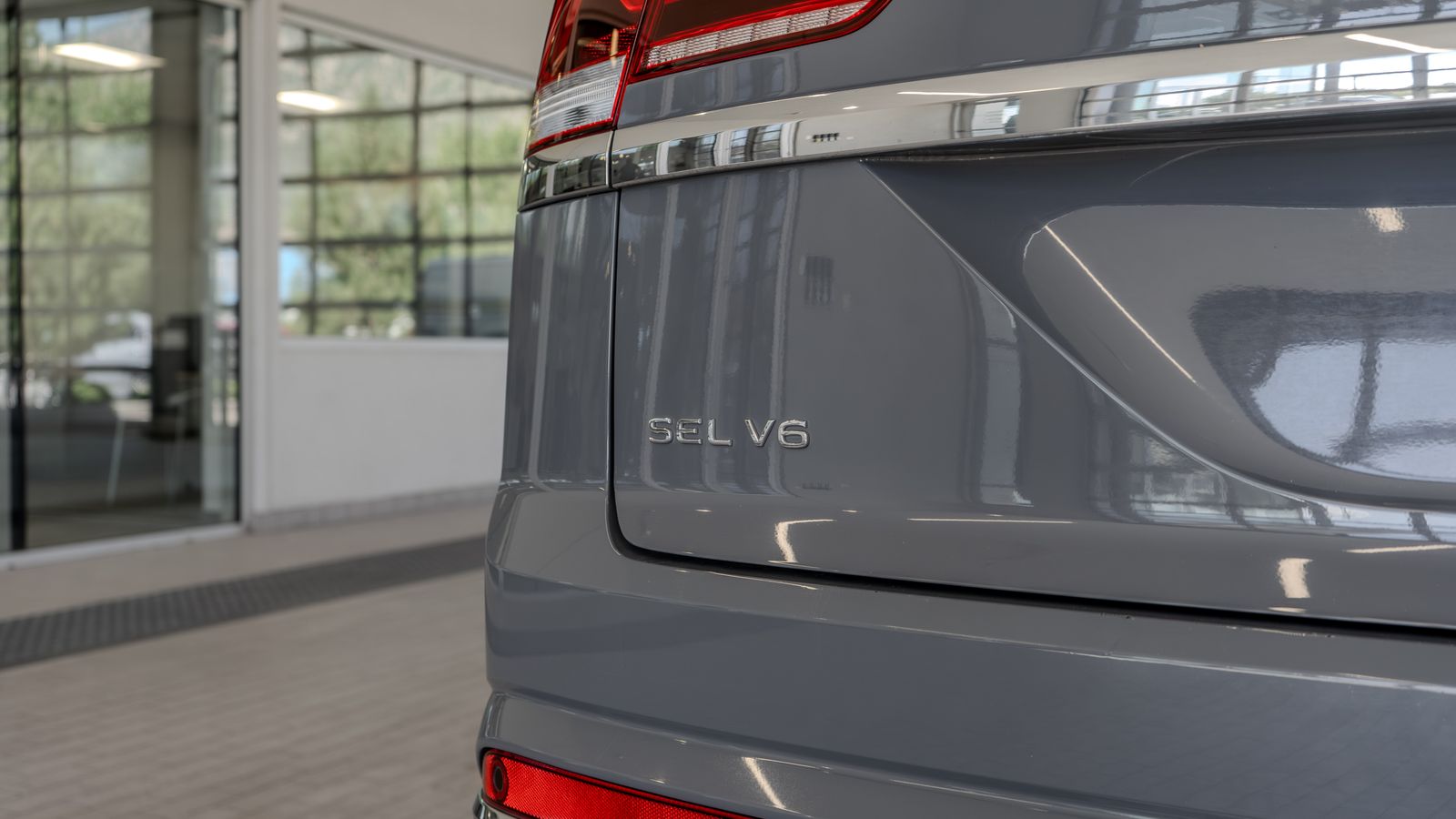2022 Volkswagen Atlas Cross Sport 3.6L V6 SEL R-Line — full photo 22 of 34