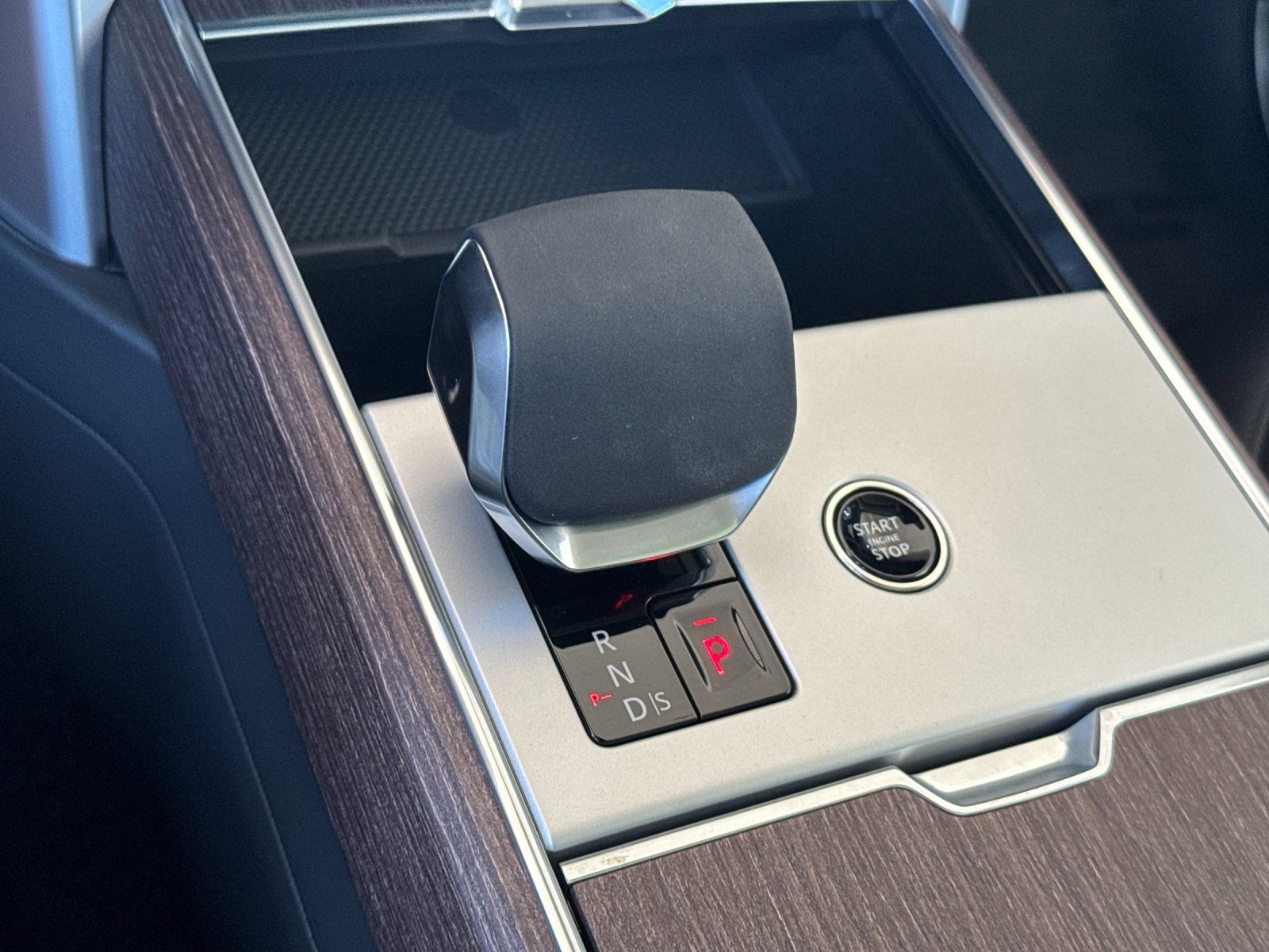 2025 Land Rover Range Rover SE — foto completa 21 de 29