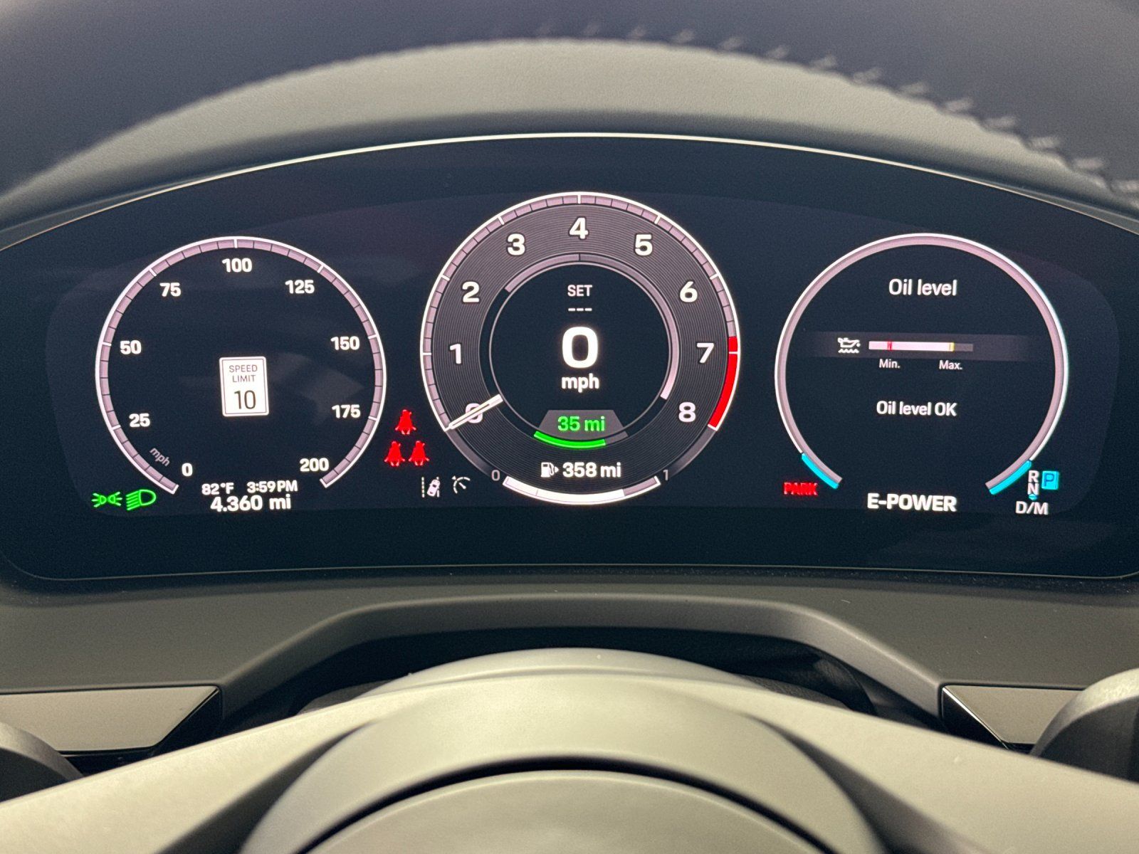 2026 Porsche Panamera E-Hybrid 4 — full photo 26 of 30