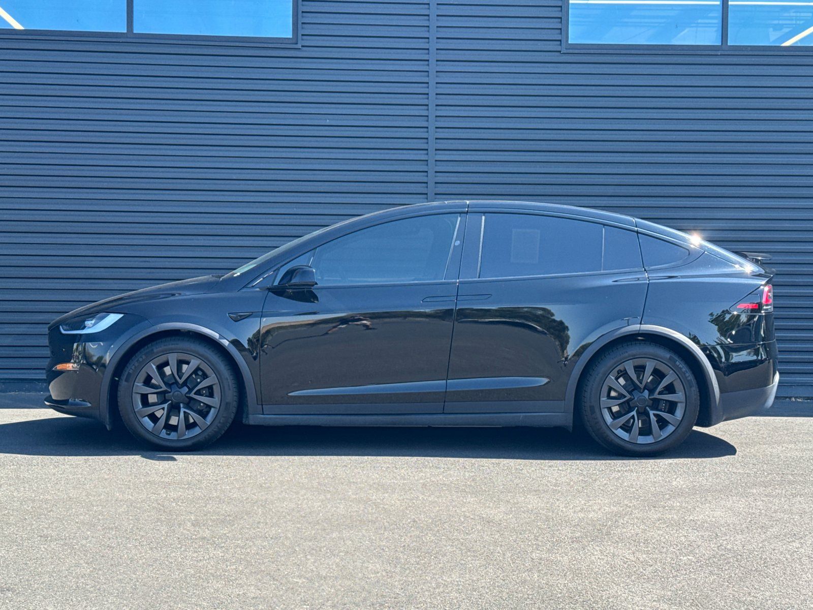 2024 Tesla Model X Base — full photo 2 of 29