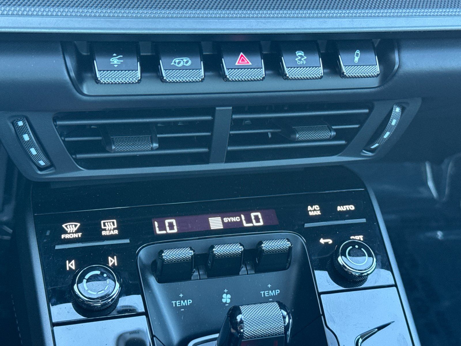 2025 Porsche 911 Carrera S — full photo 18 of 28