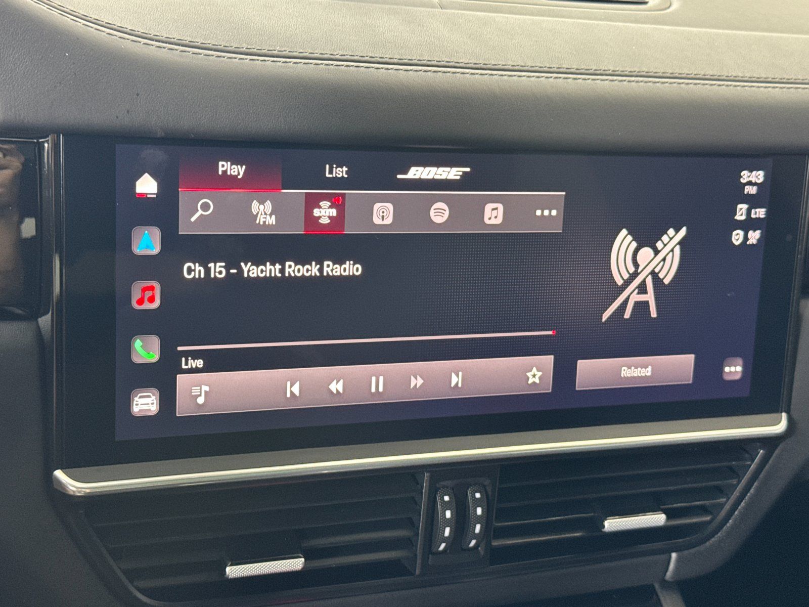 2023 Porsche Cayenne GTS — full photo 19 of 30