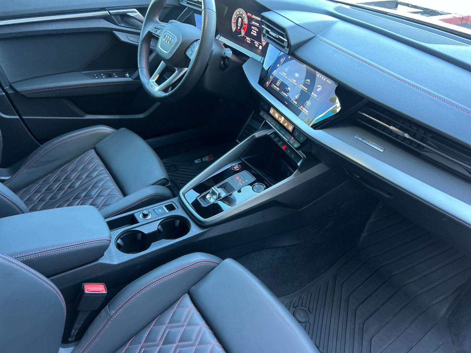 2024 Audi S3 2.0T Premium Plus — foto completa 15 de 28