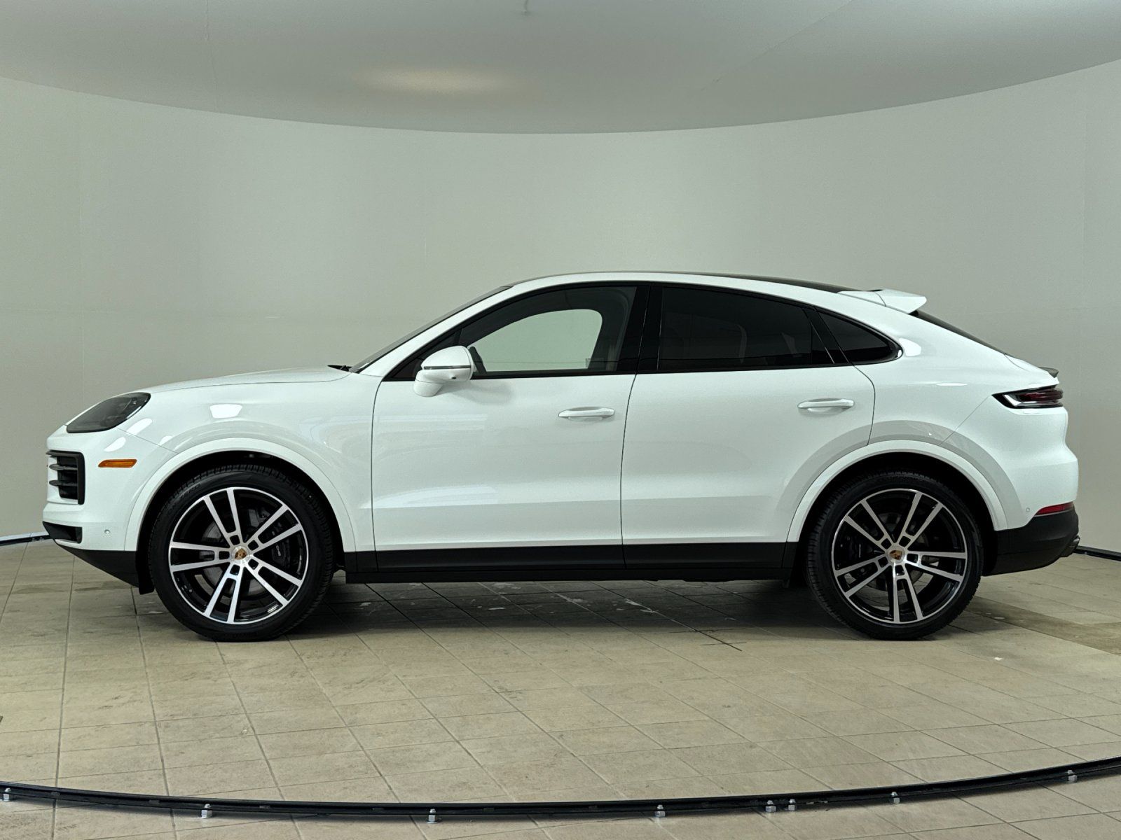 2026 Porsche Cayenne Coupe Base — foto completa 2 de 29