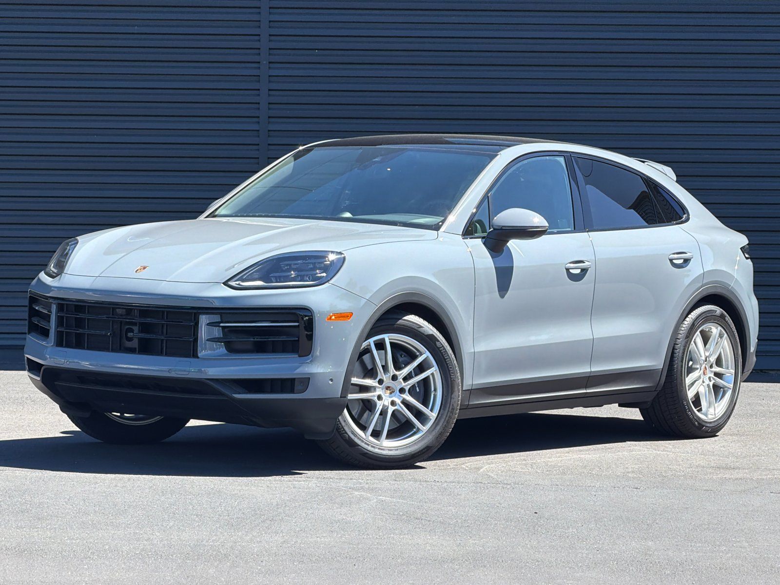 2026 Porsche Cayenne Coupe Base — full photo 1 of 28