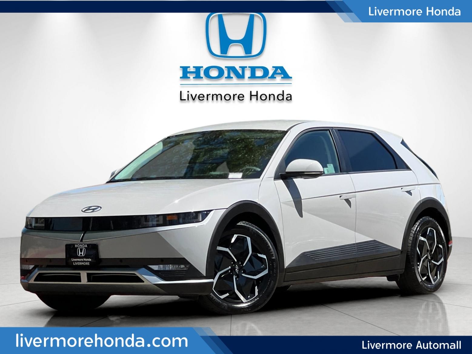 2024 Hyundai IONIQ 5 SEL — full photo 1 of 29