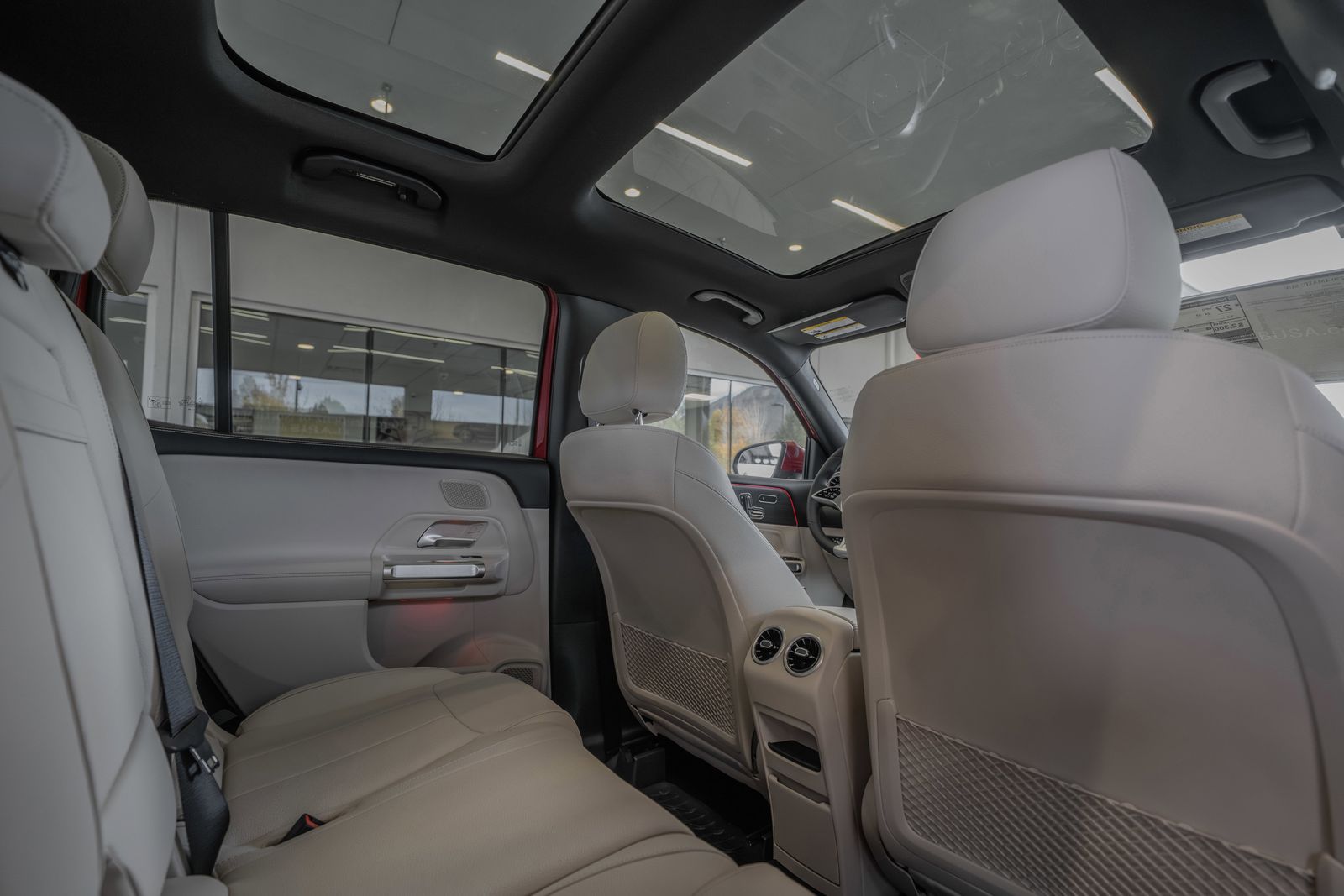 2026 Mercedes-Benz GLB GLB 250 — foto completa 28 de 36