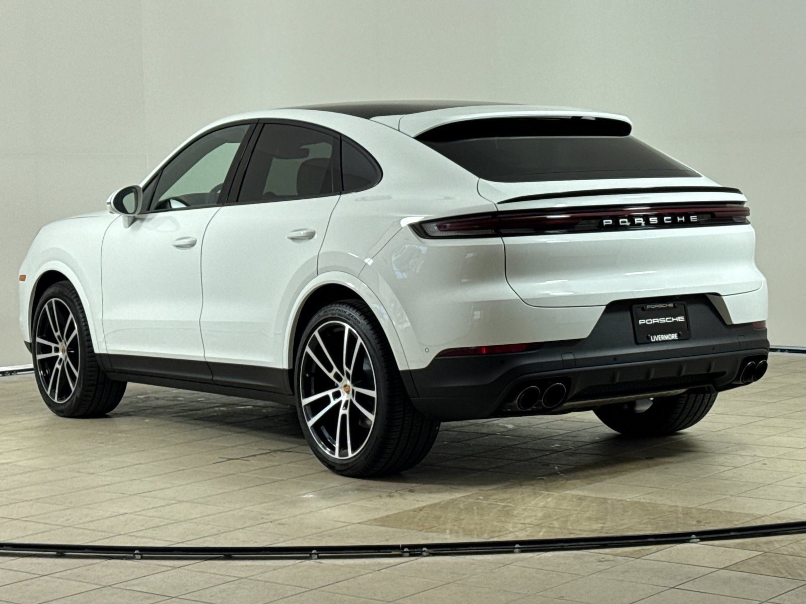 2026 Porsche Cayenne Coupe Base — foto completa 3 de 29