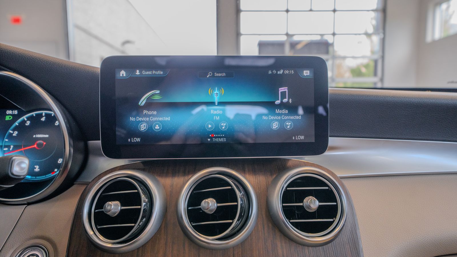 2022 Mercedes-Benz GLC GLC 300 — full photo 20 of 35