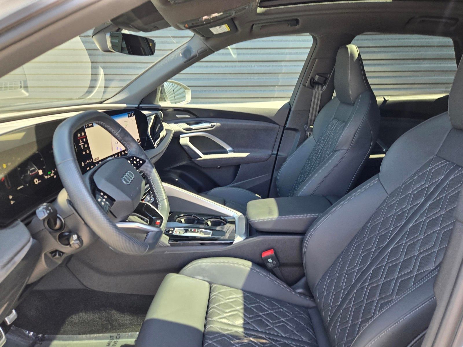 2025 Audi SQ5 3.0T Premium Plus — foto completa 26 de 45