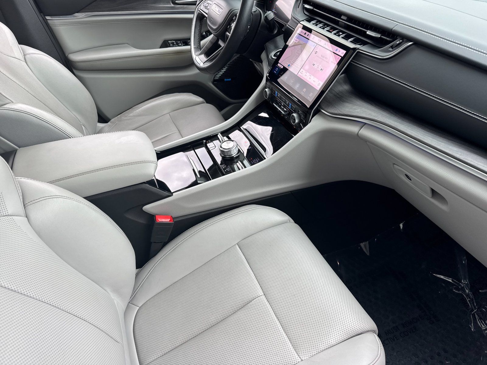2021 Jeep Grand Cherokee L Overland — full photo 17 of 30