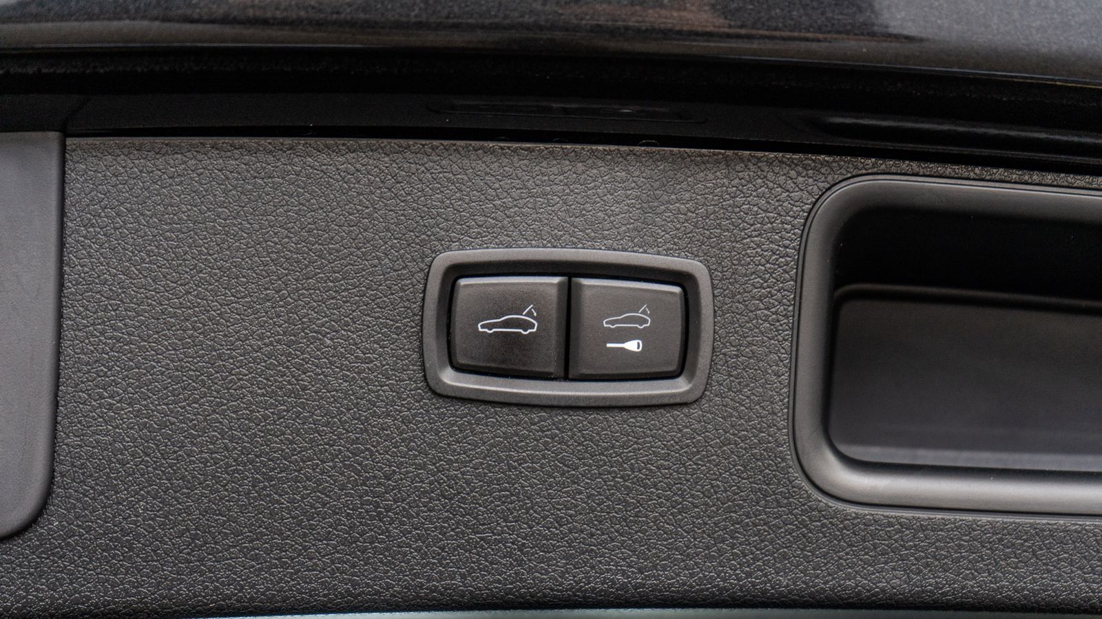 2023 Porsche Macan Base — full photo 35 of 35