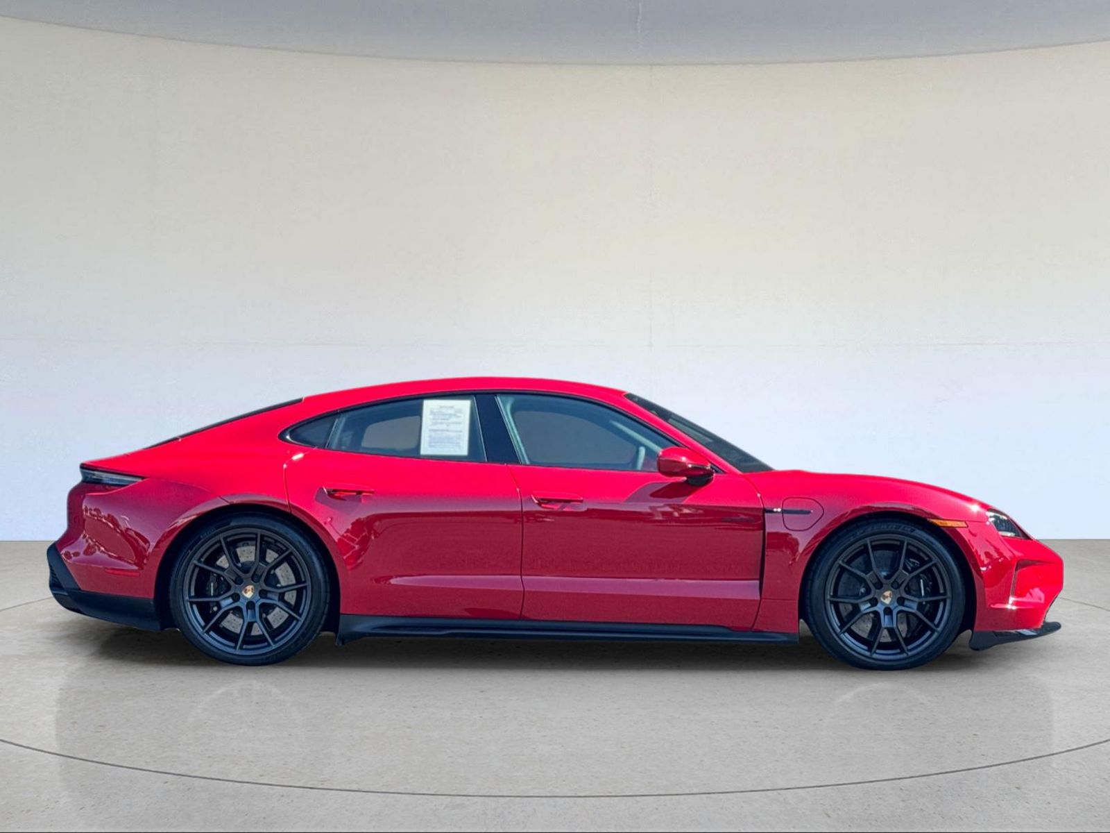 2025 Porsche Taycan GTS — foto completa 10 de 29