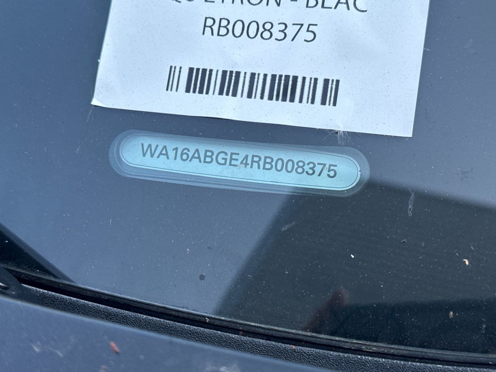 2024 Audi Q8 e-tron Prestige — foto completa 3 de 3