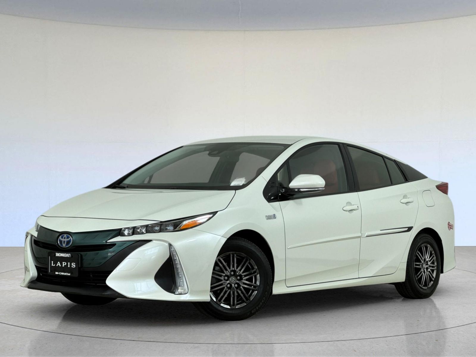 2017 Toyota Prius Prime Premium — full photo 1 of 30