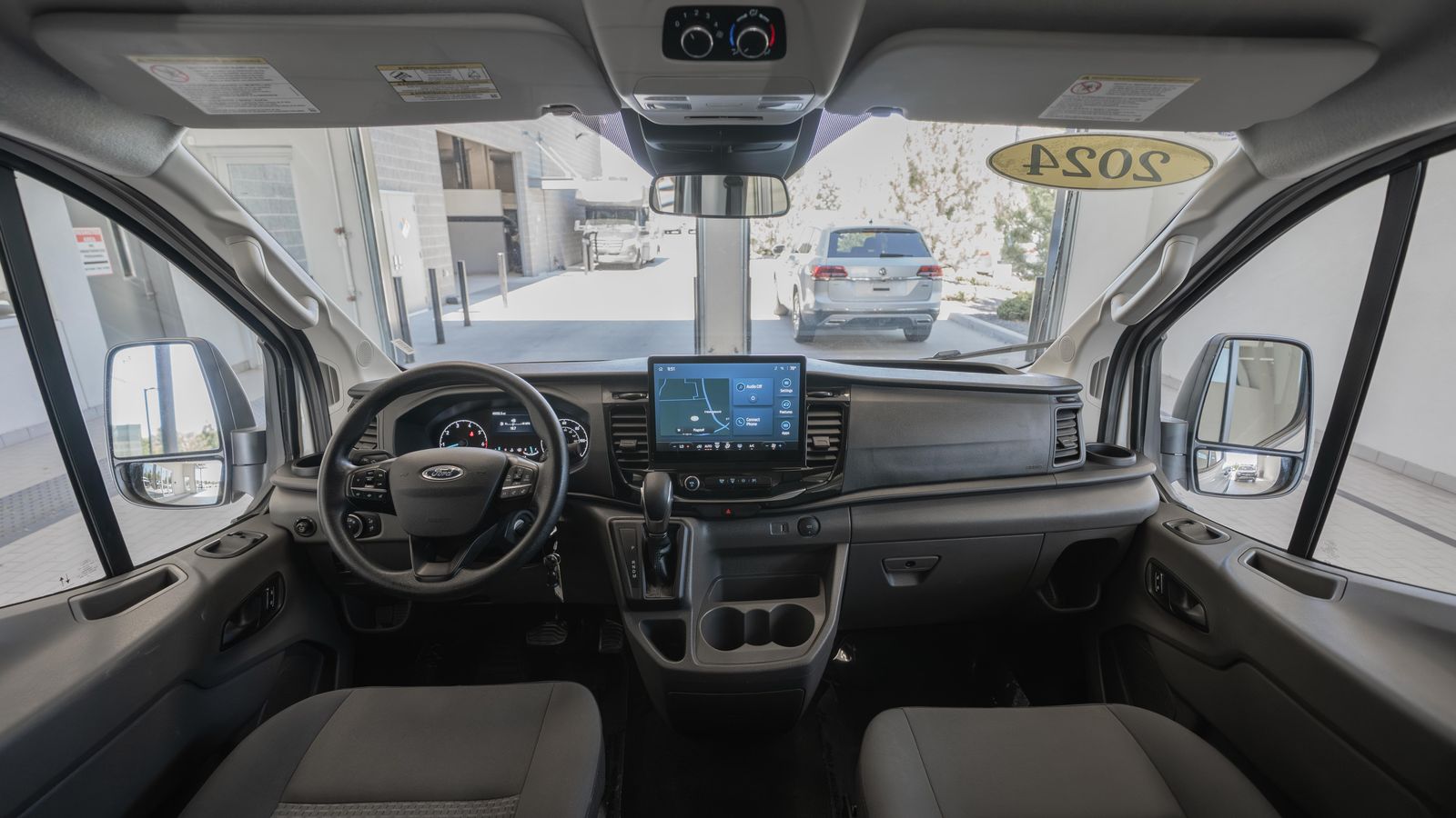 2024 Ford Transit-350 XLT — foto completa 8 de 34