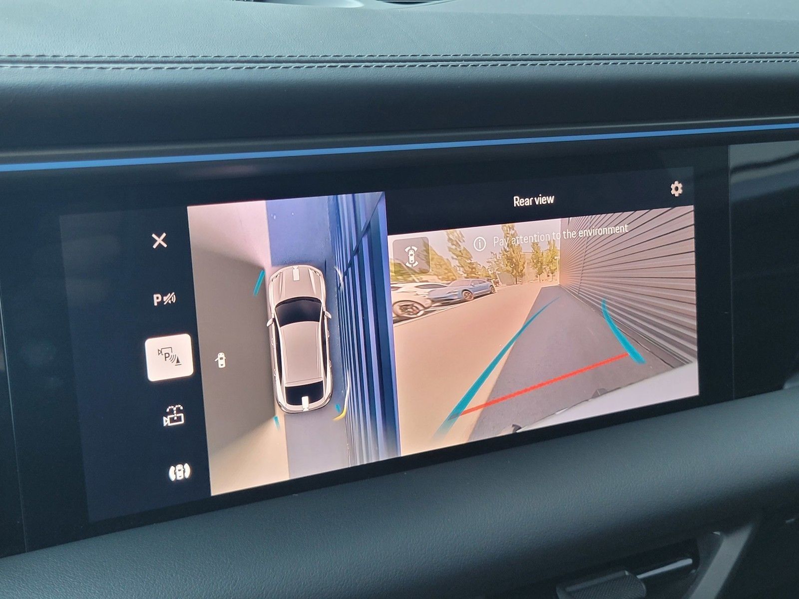 2025 Porsche Macan Electric Base — foto completa 25 de 28