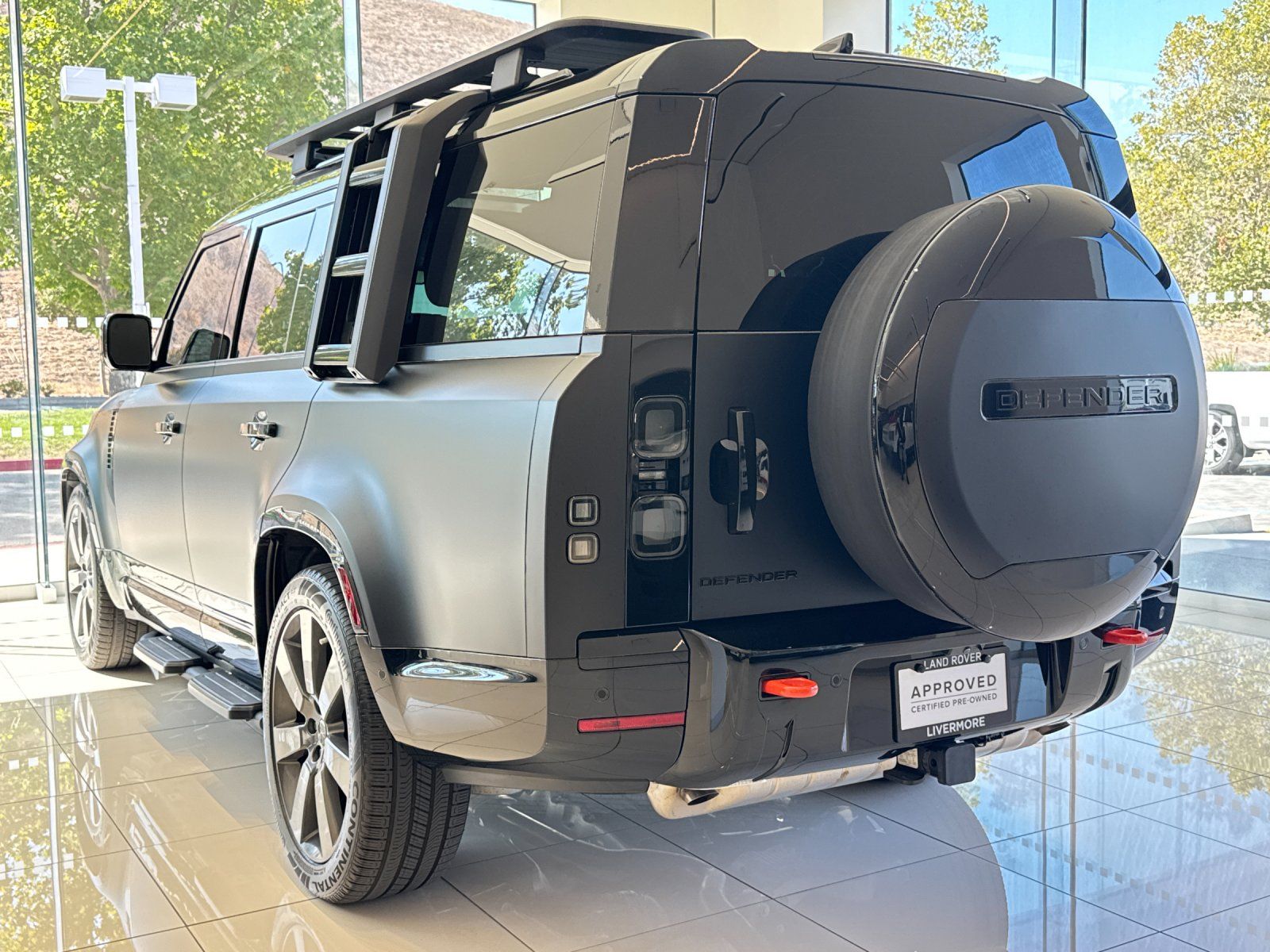 2026 Land Rover Defender 130 X — foto completa 3 de 28