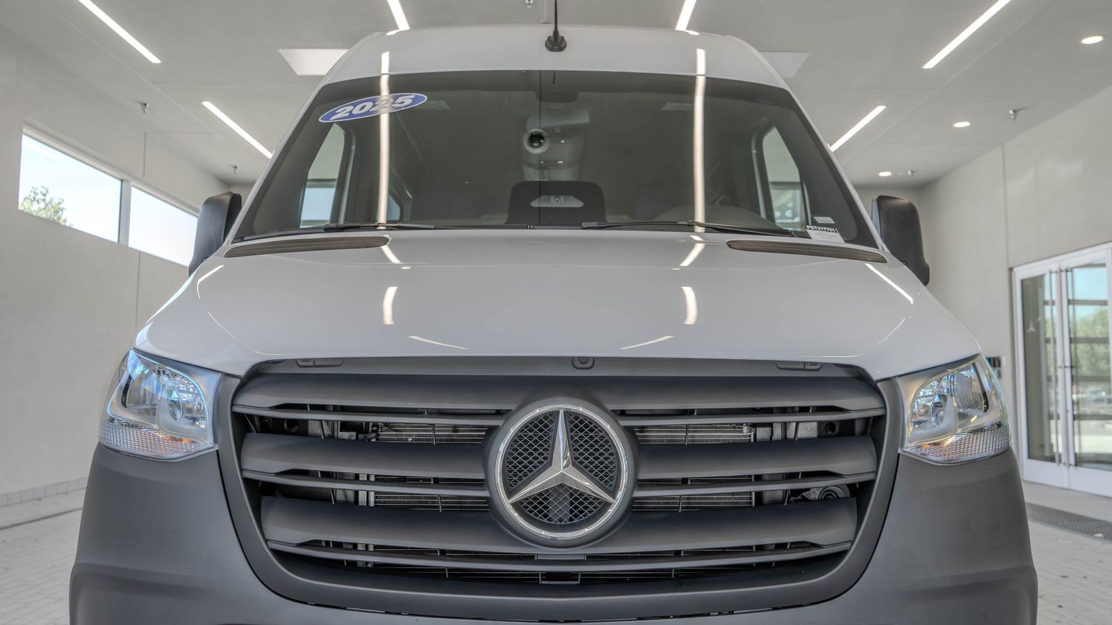 2025 Mercedes-Benz Sprinter 2500 Passenger 170 WB — foto completa 22 de 35