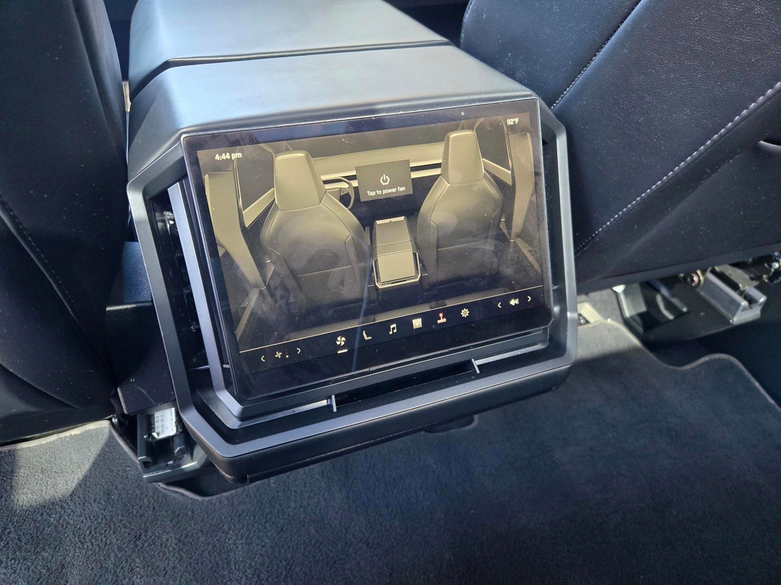 2024 Tesla Cybertruck Cyberbeast — foto completa 11 de 45