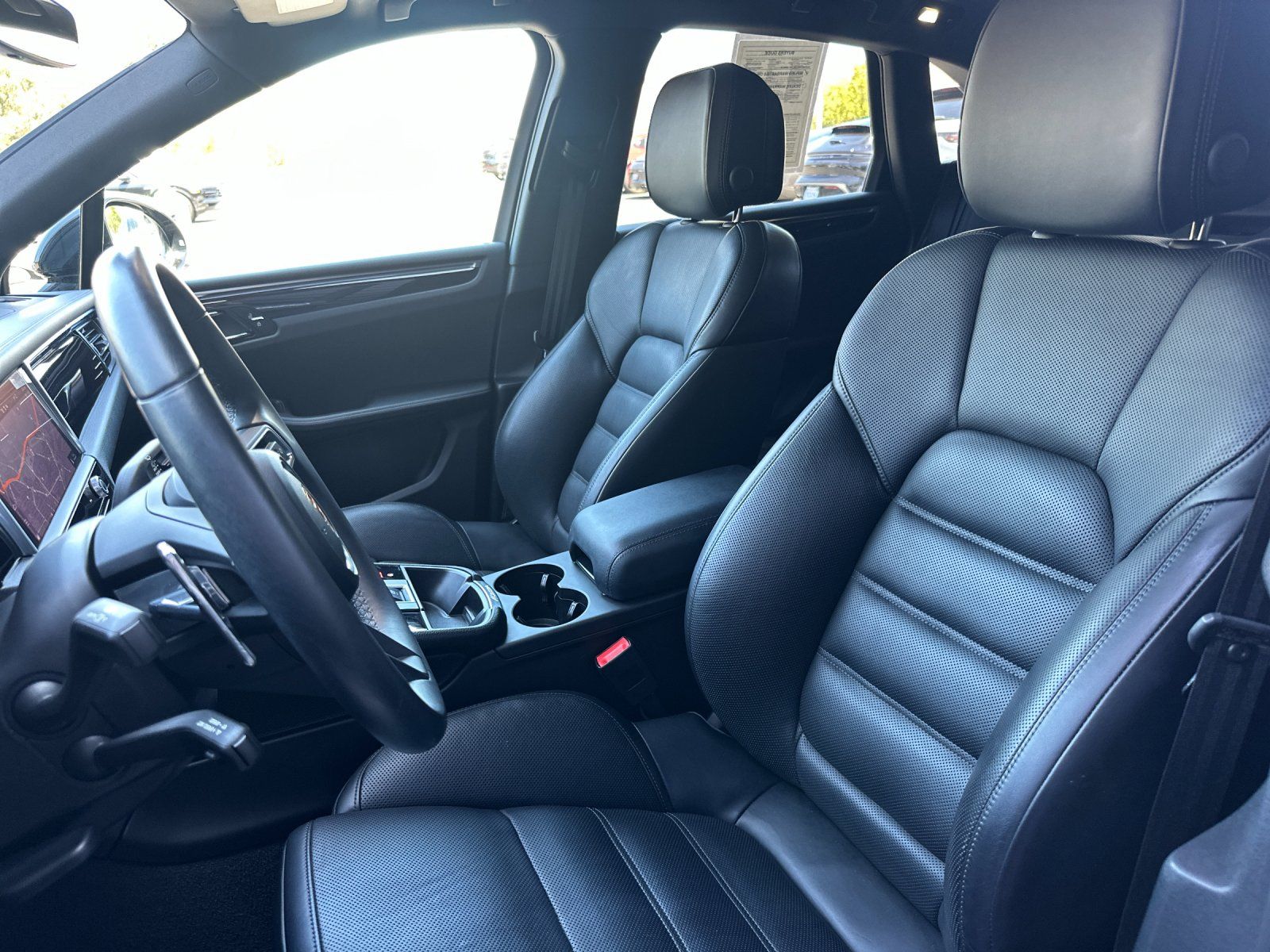 2024 Porsche Macan S — full photo 5 of 27