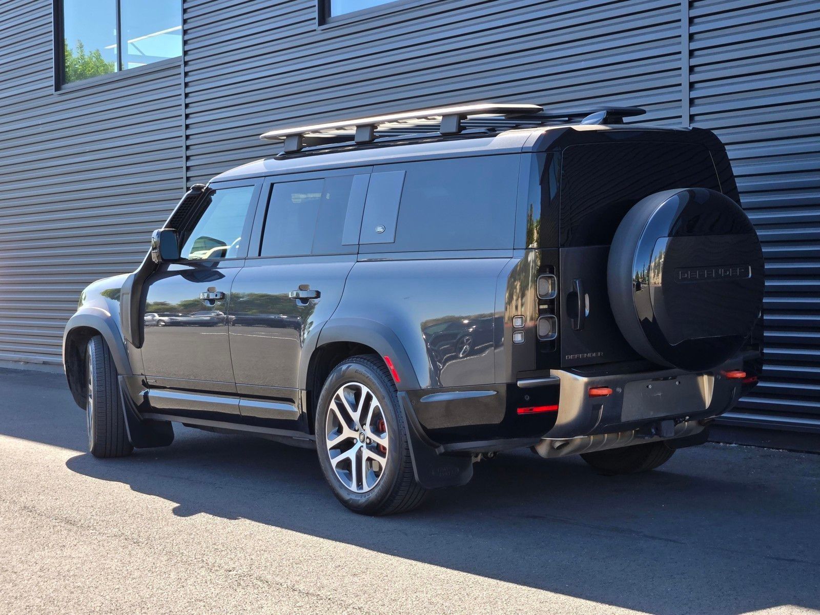 2023 Land Rover Defender 130 X — foto completa 4 de 45