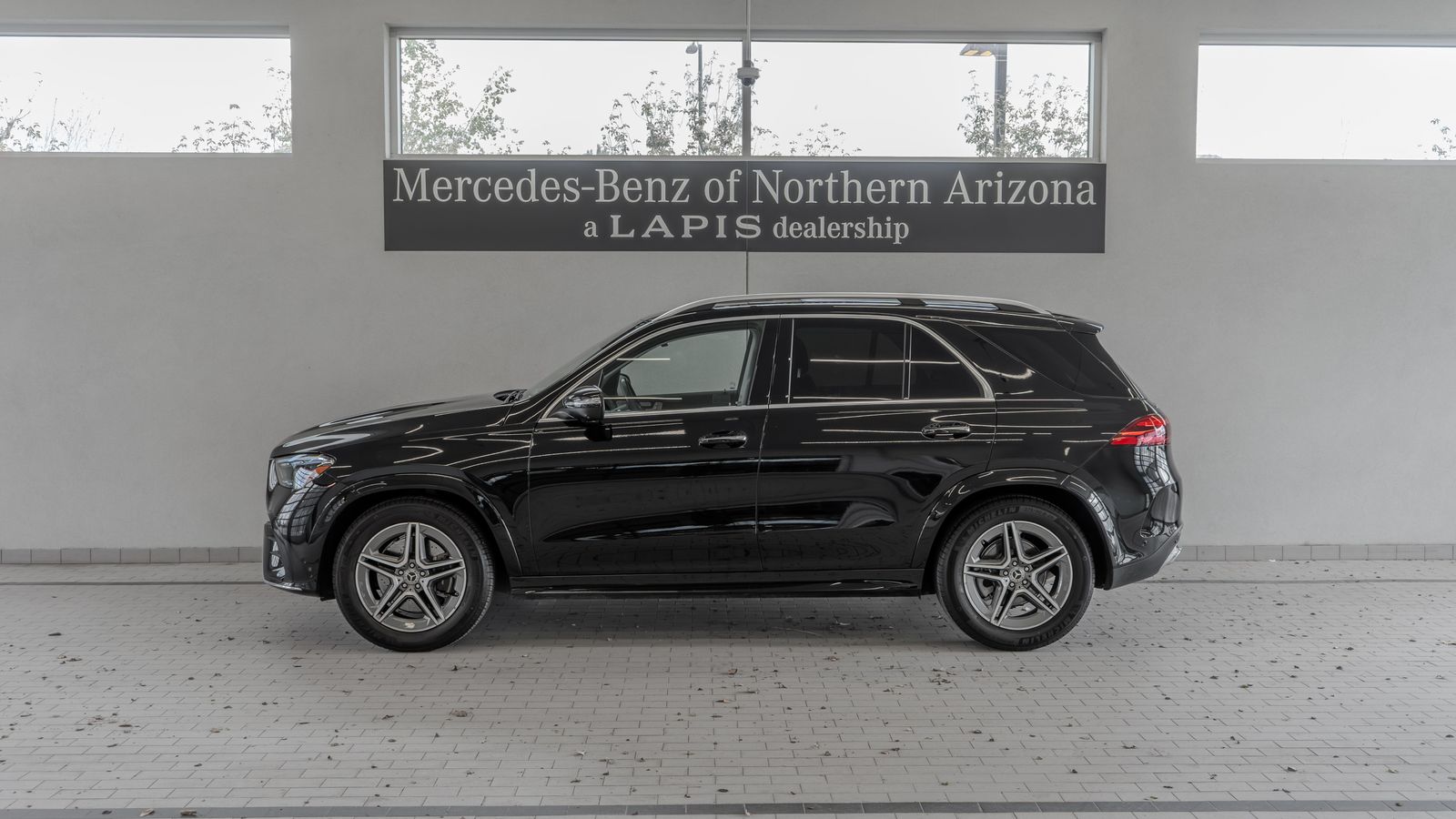 2025 Mercedes-Benz GLE GLE 450 — full photo 2 of 34