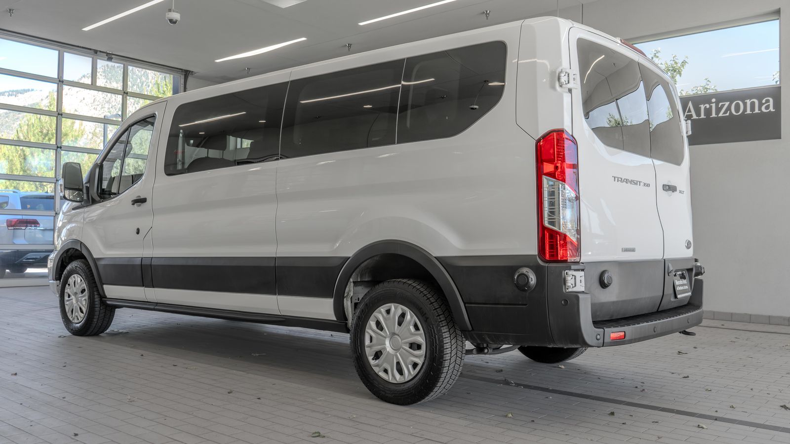 2024 Ford Transit-350 XLT — foto completa 13 de 34