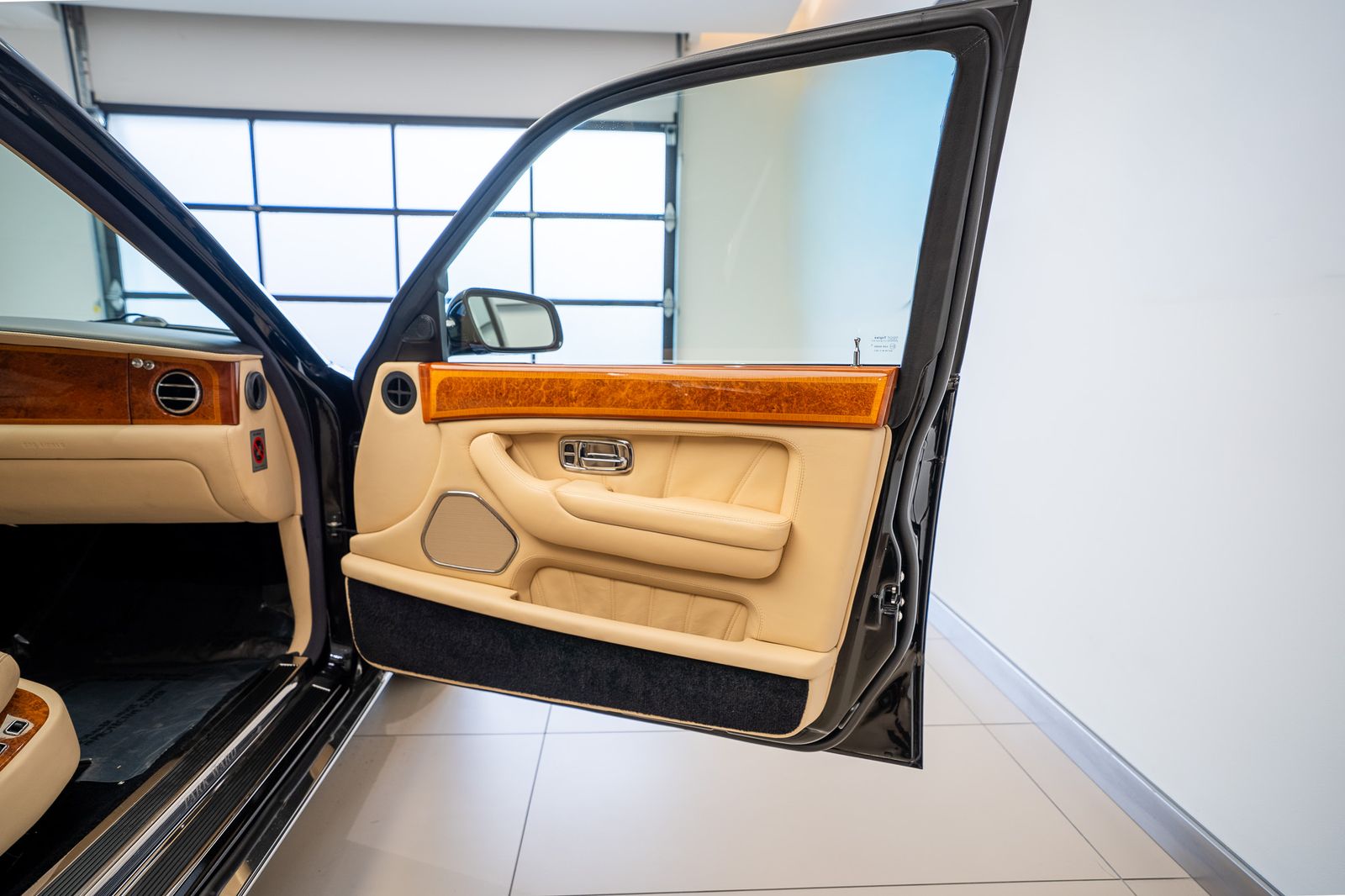 2002 Rolls-Royce Park Ward — foto completa 27 de 31