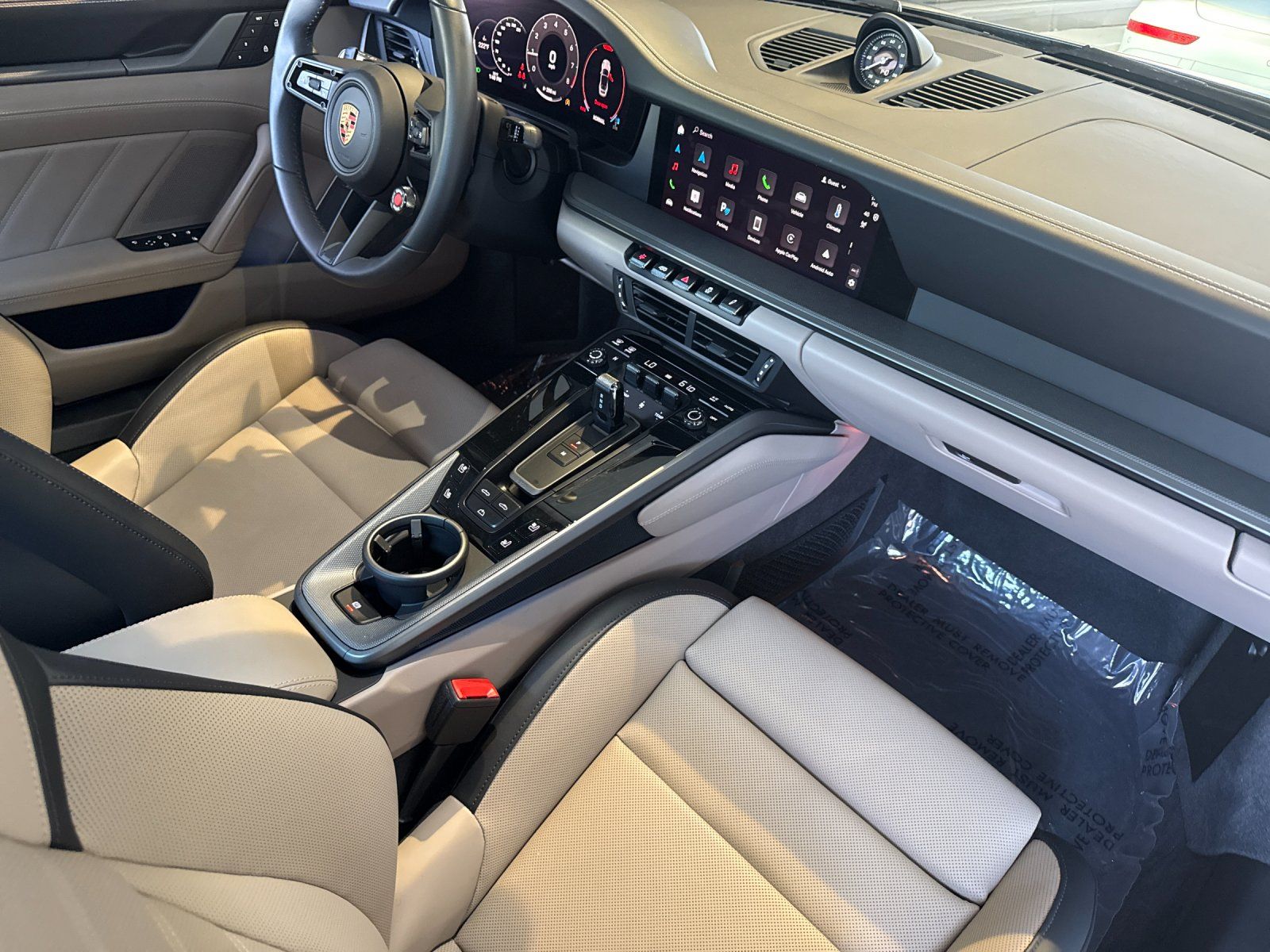 2025 Porsche 911 Carrera S — full photo 14 of 29