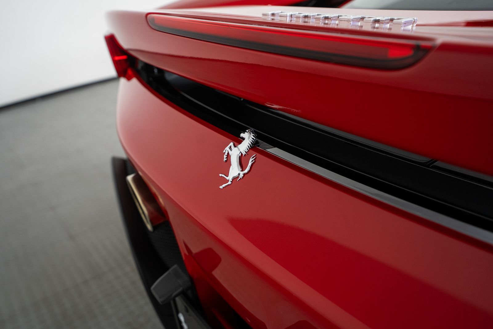 2021 Ferrari SF90 Stradale — full photo 36 of 38