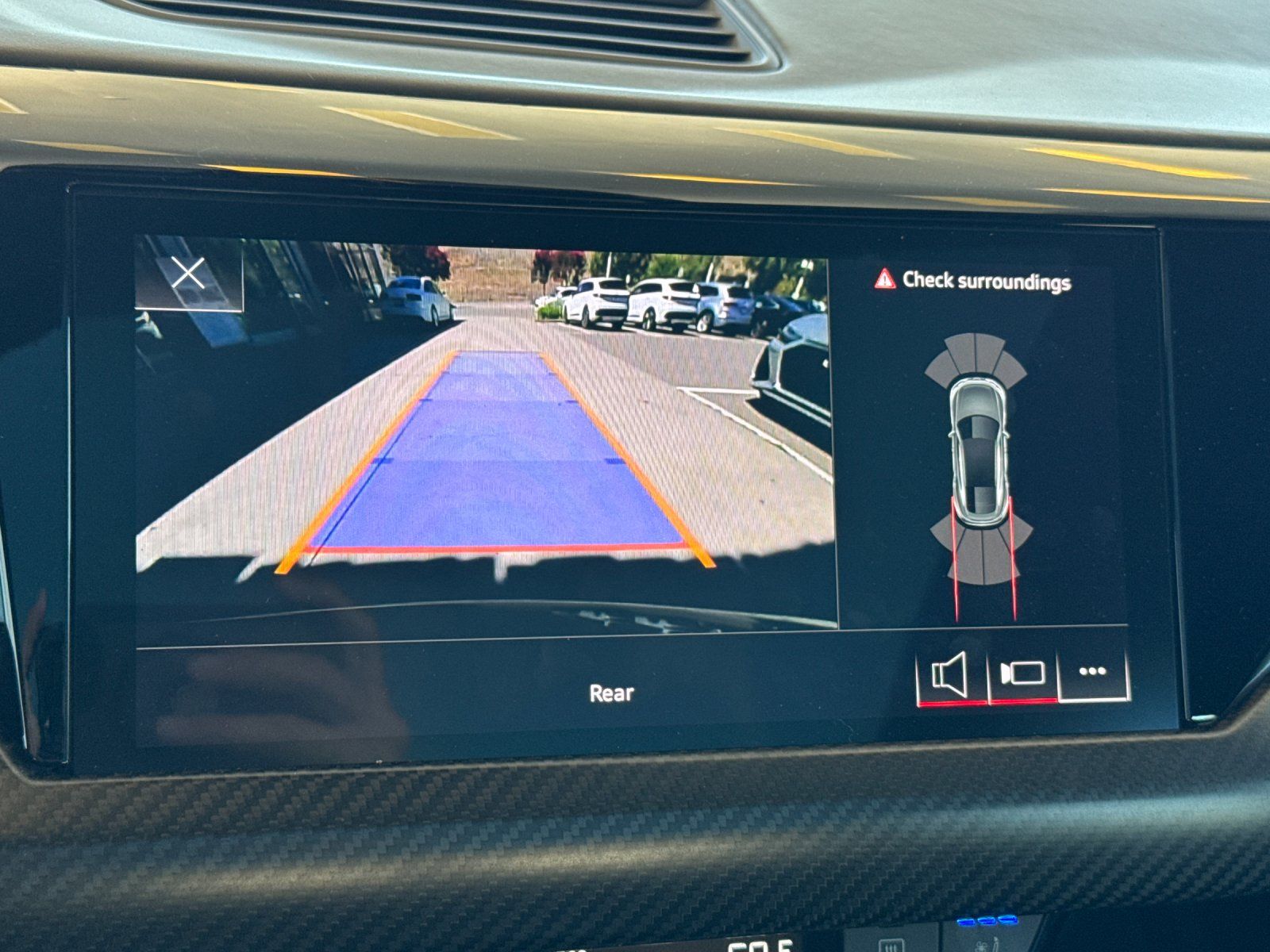 2022 Audi e-tron GT Premium Plus — full photo 18 of 27