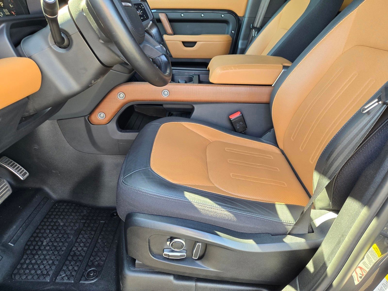 2023 Land Rover Defender 130 X — foto completa 25 de 45