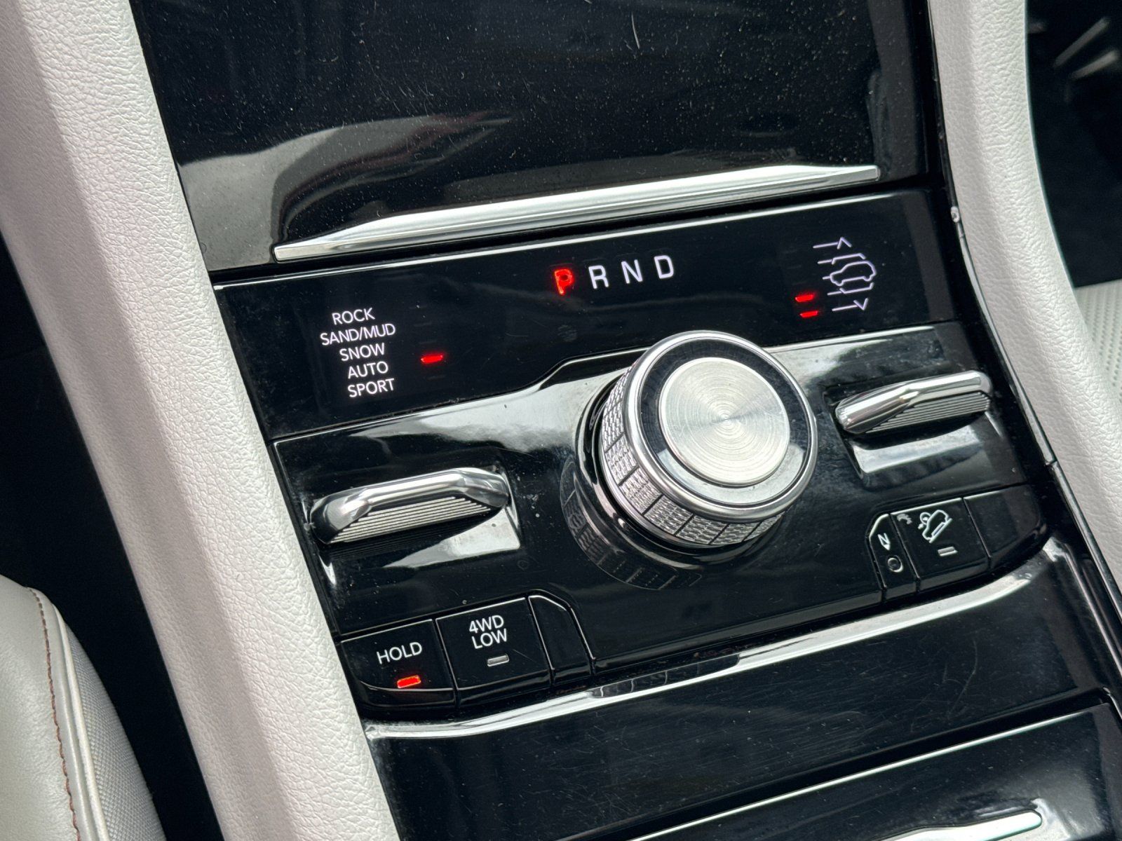 2021 Jeep Grand Cherokee L Overland — full photo 23 of 30