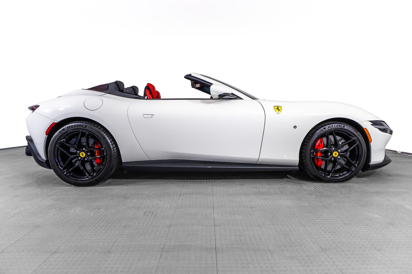 2025 Ferrari Roma Spider — foto completa 6 de 51