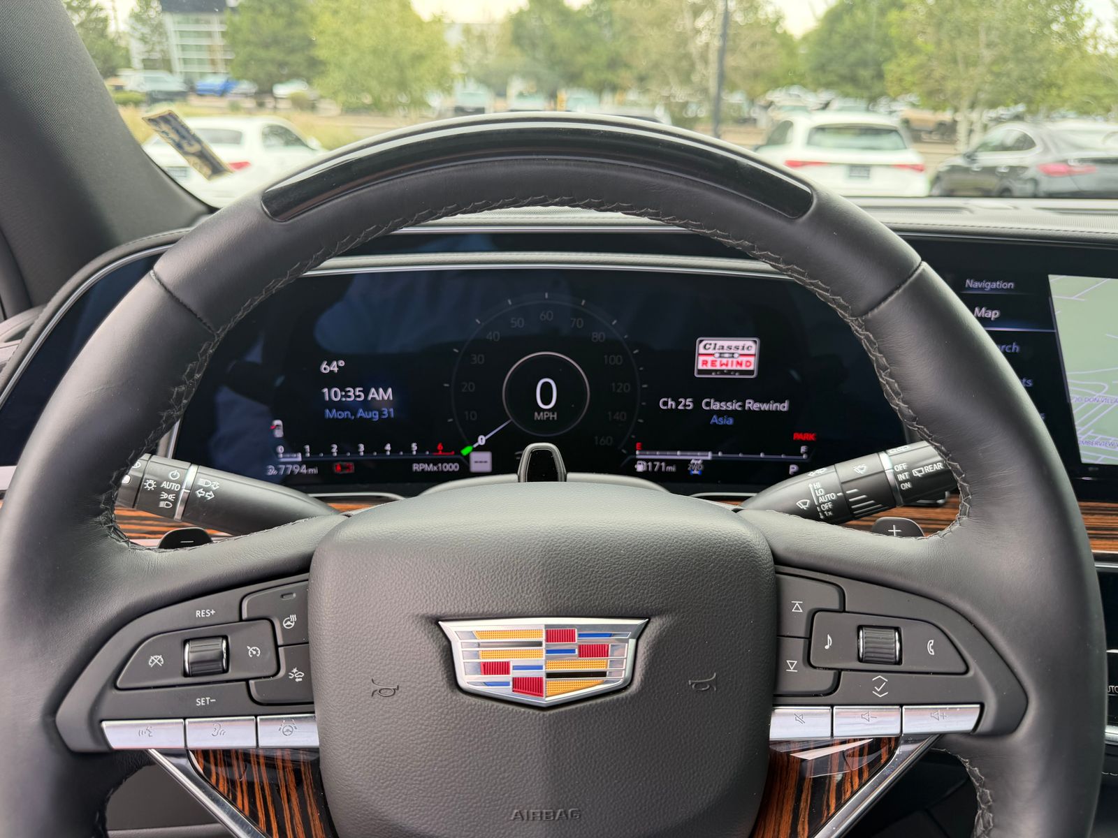 2024 Cadillac Escalade Premium Luxury — foto completa 6 de 7