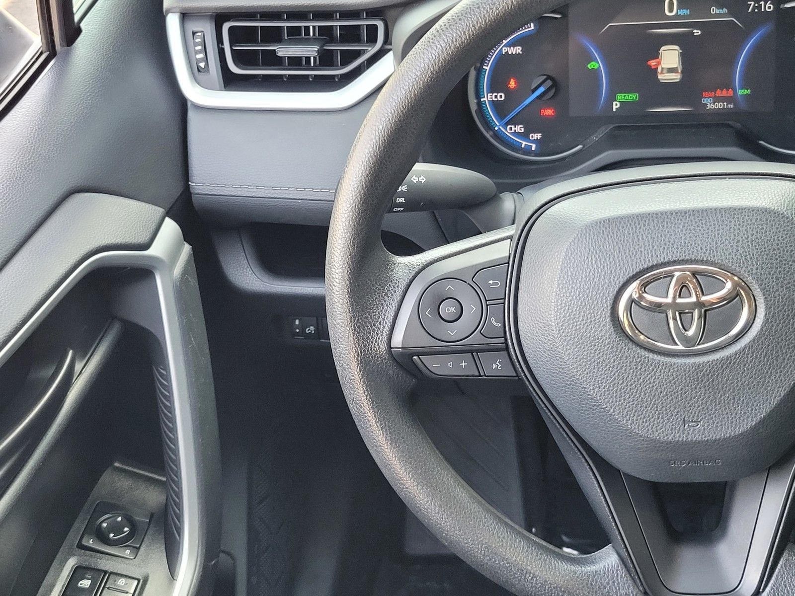 2023 Toyota RAV4 Hybrid LE — foto completa 14 de 45