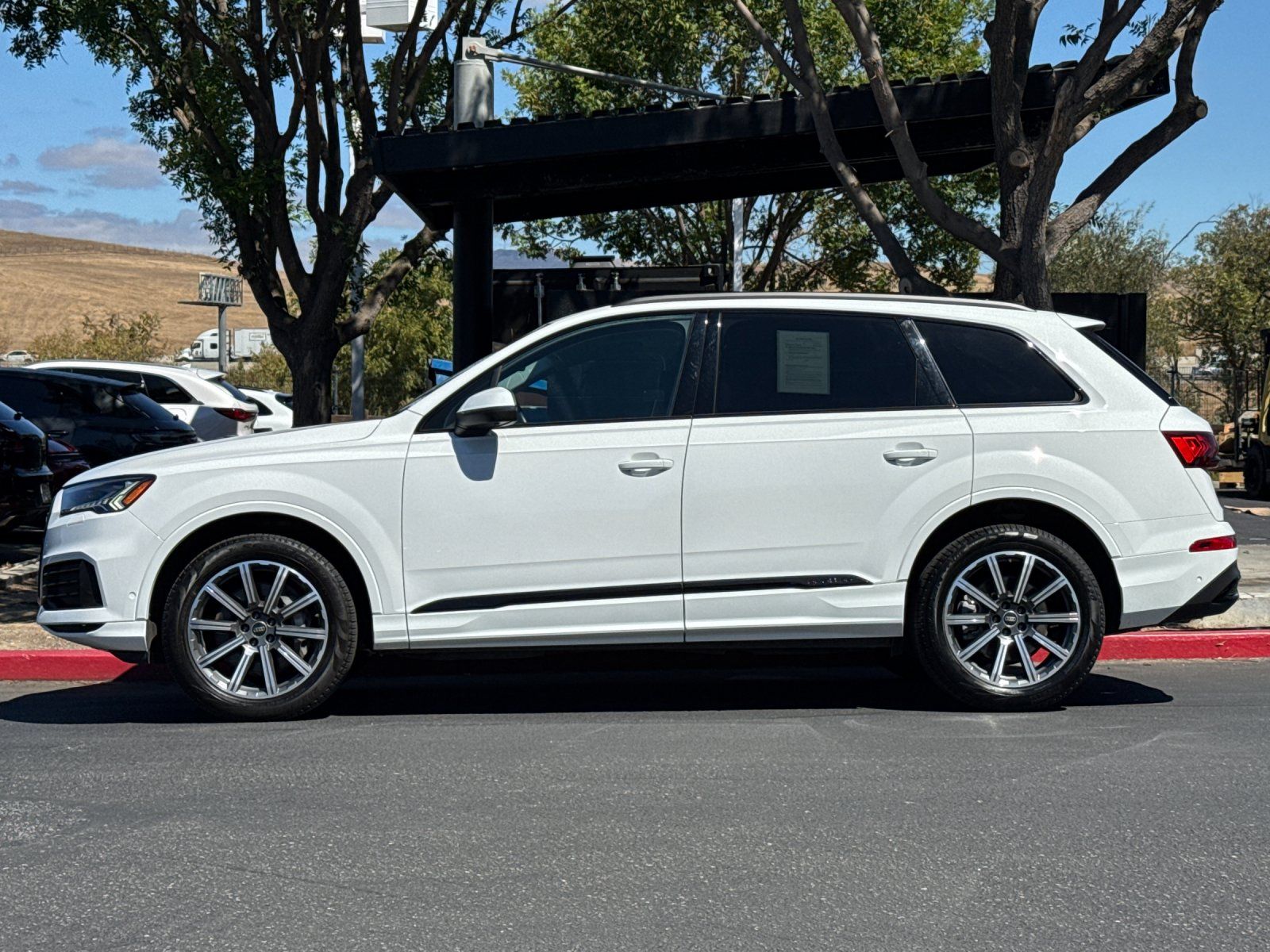 2023 Audi Q7 45 Premium Plus — full photo 3 of 29