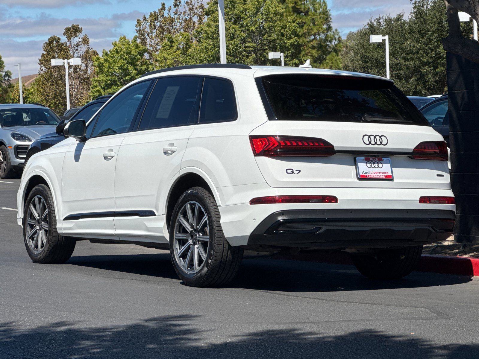 2023 Audi Q7 45 Premium Plus — full photo 4 of 29