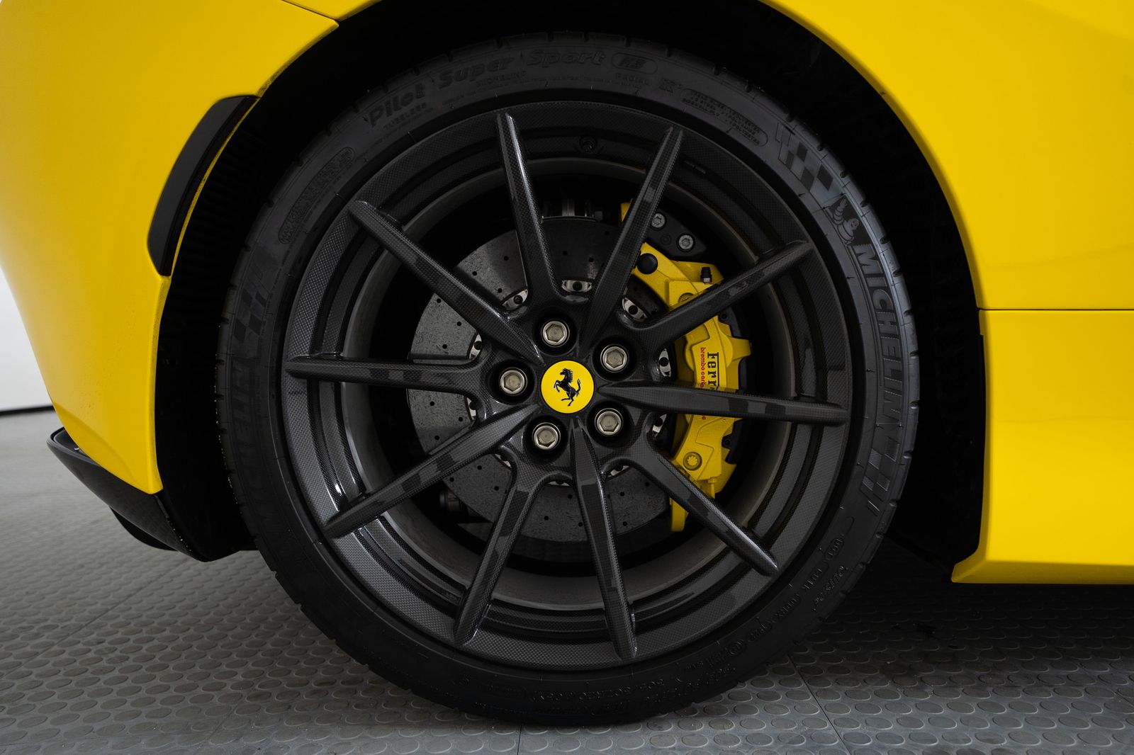 2022 Ferrari F8 Tributo — foto completa 44 de 45