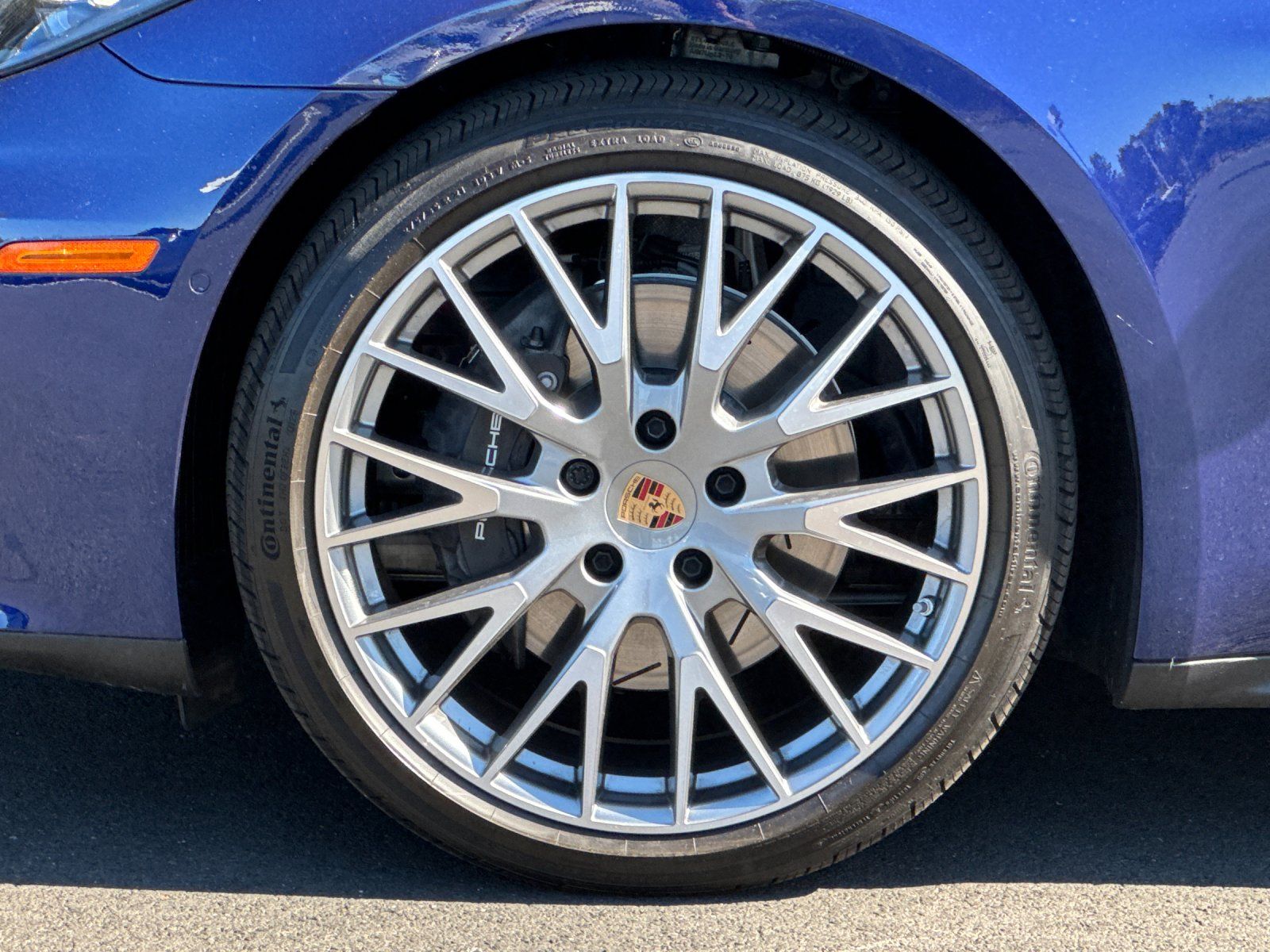 2025 Porsche Panamera 4 — full photo 27 of 29