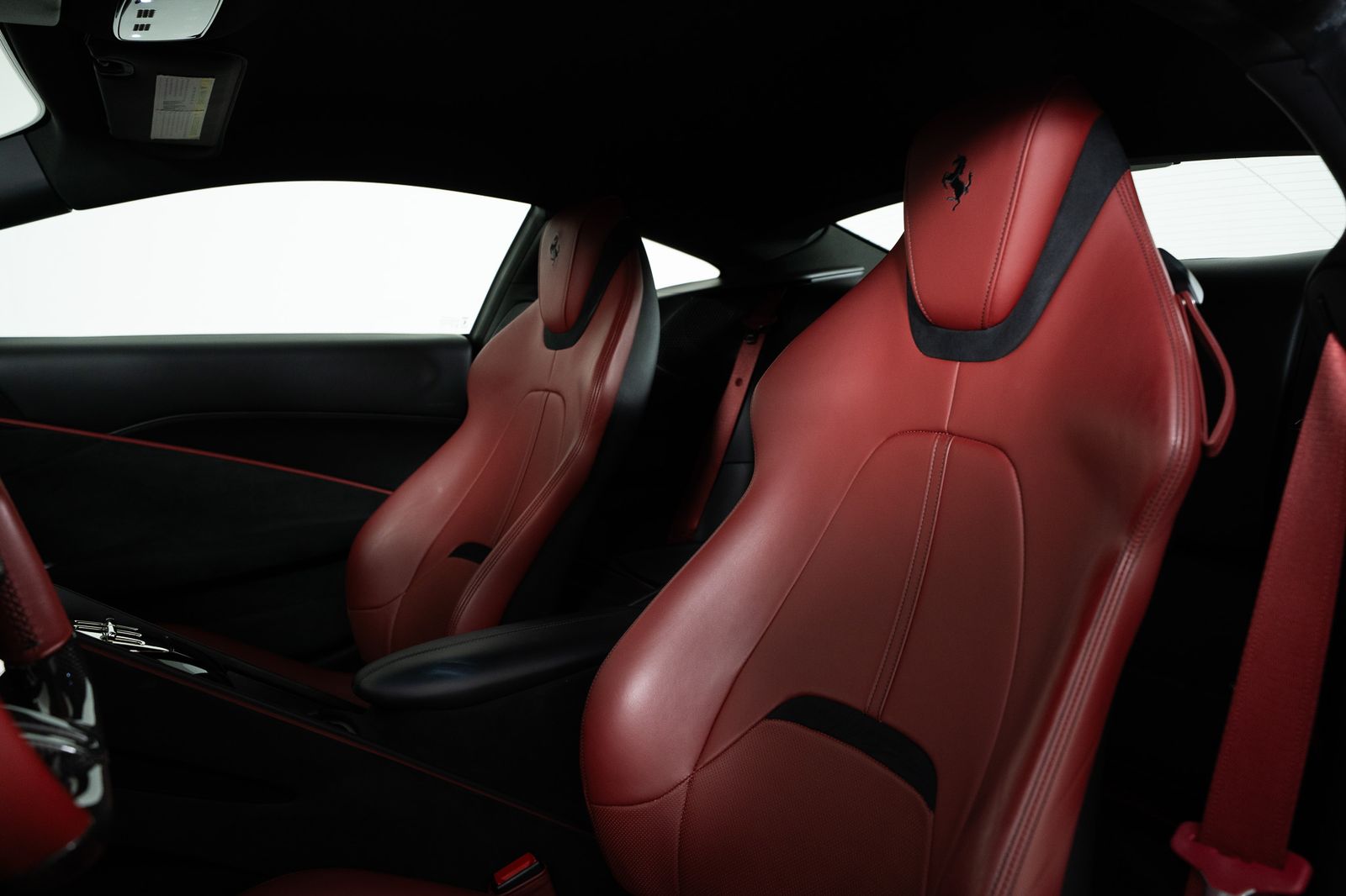 2022 Ferrari Roma — foto completa 35 de 42
