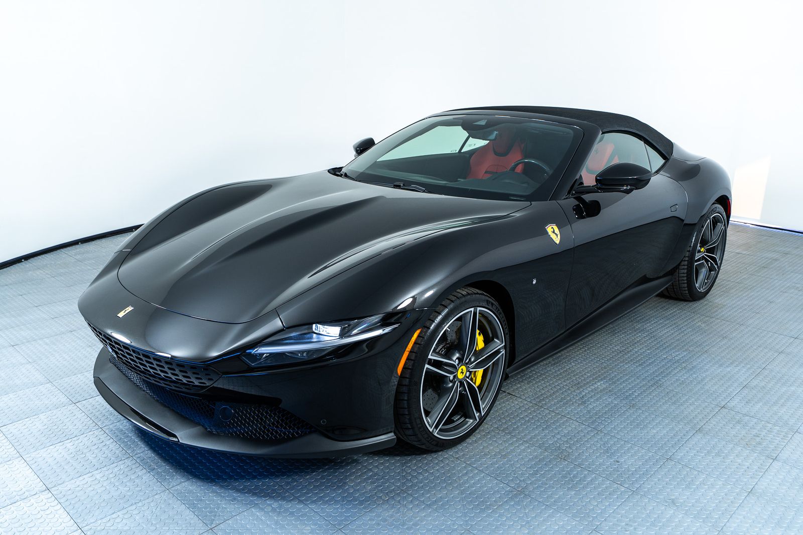 2025 Ferrari Roma Spider — foto completa 33 de 41