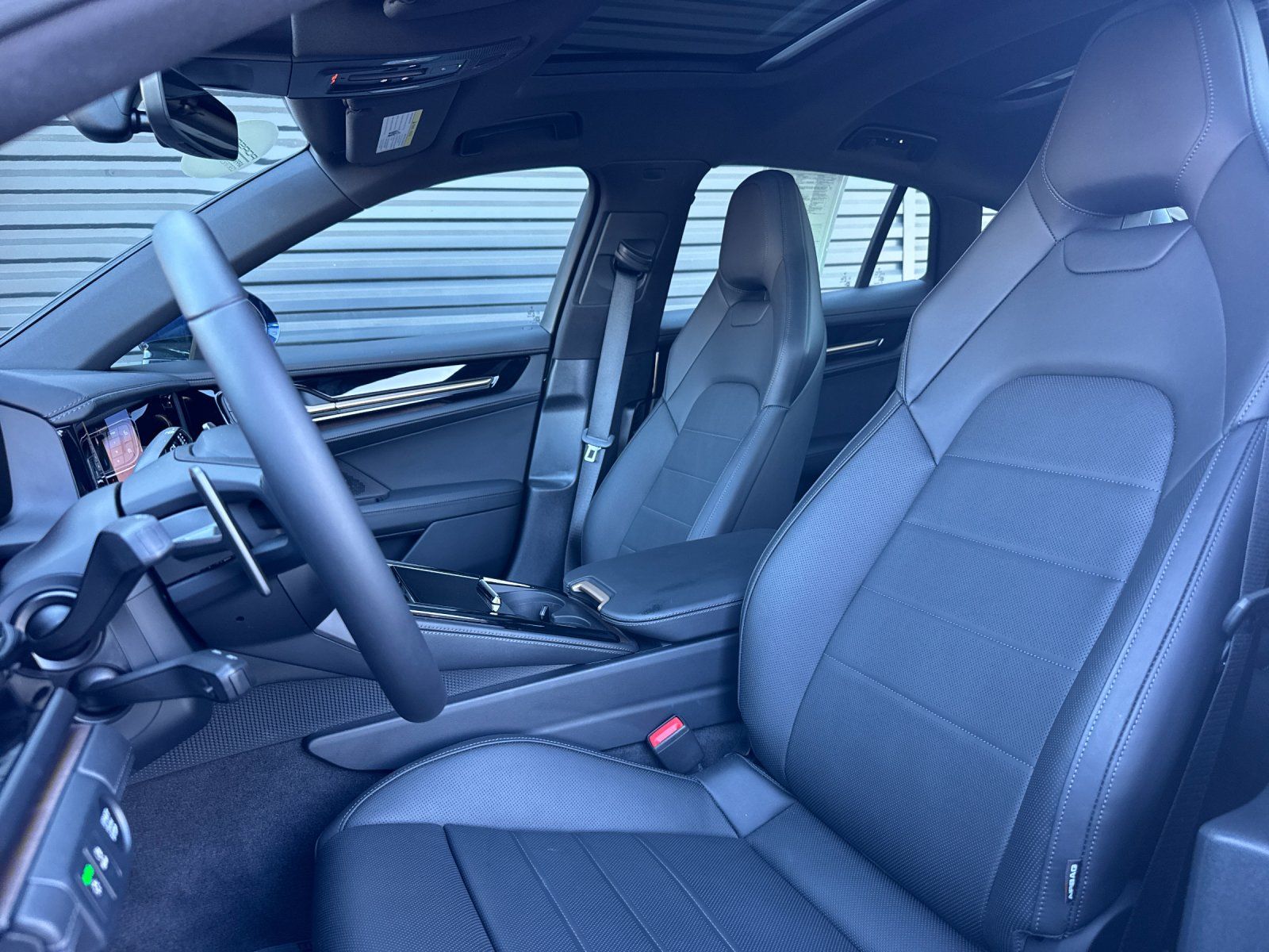 2025 Porsche Panamera 4 — foto completa 6 de 29