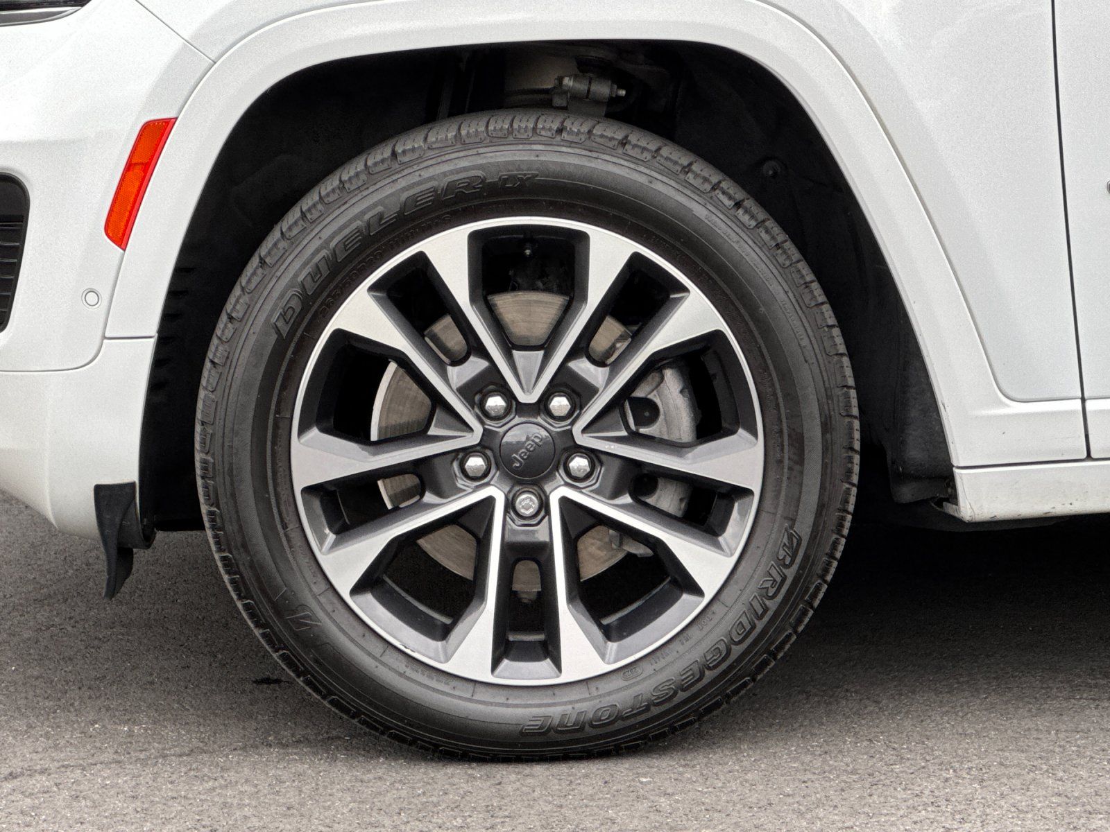 2021 Jeep Grand Cherokee L Overland — full photo 28 of 30