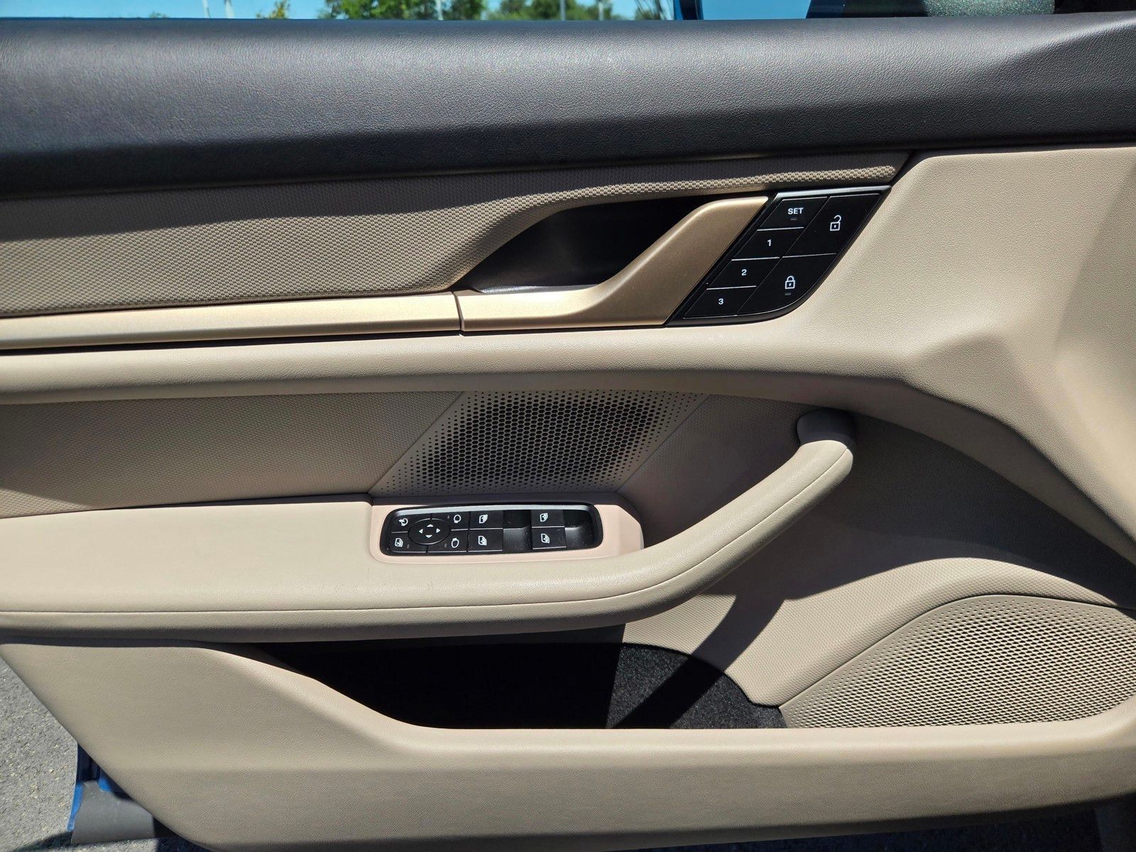 2023 Porsche Taycan Base — foto completa 20 de 27